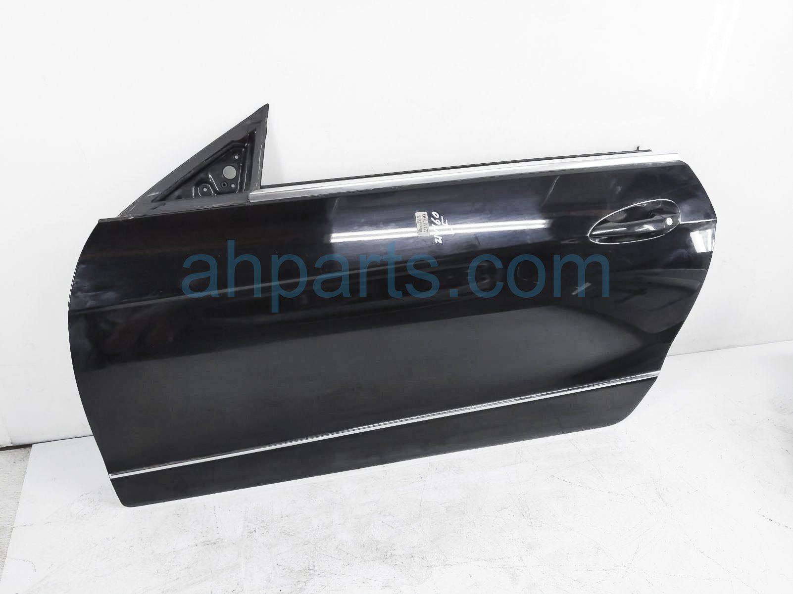 $649 Mercedes LH DOOR - BLACK - NO MIRROR/PANEL