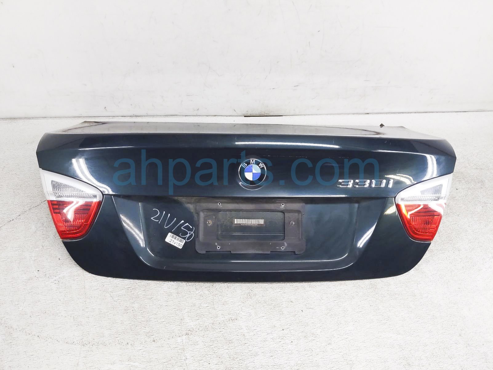 $99 BMW TRUNK / DECKLID - GREEN (A43) $99 BMW TRUNK / DECKLID - GREEN (A43)