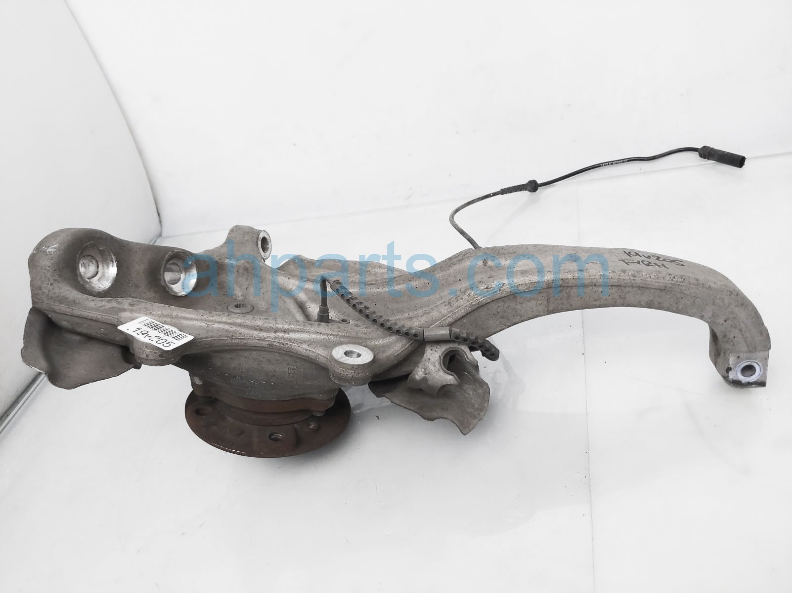 $65 BMW FR/RH SPINDLE KNUCKLE HUB $65 BMW FR/RH SPINDLE KNUCKLE HUB