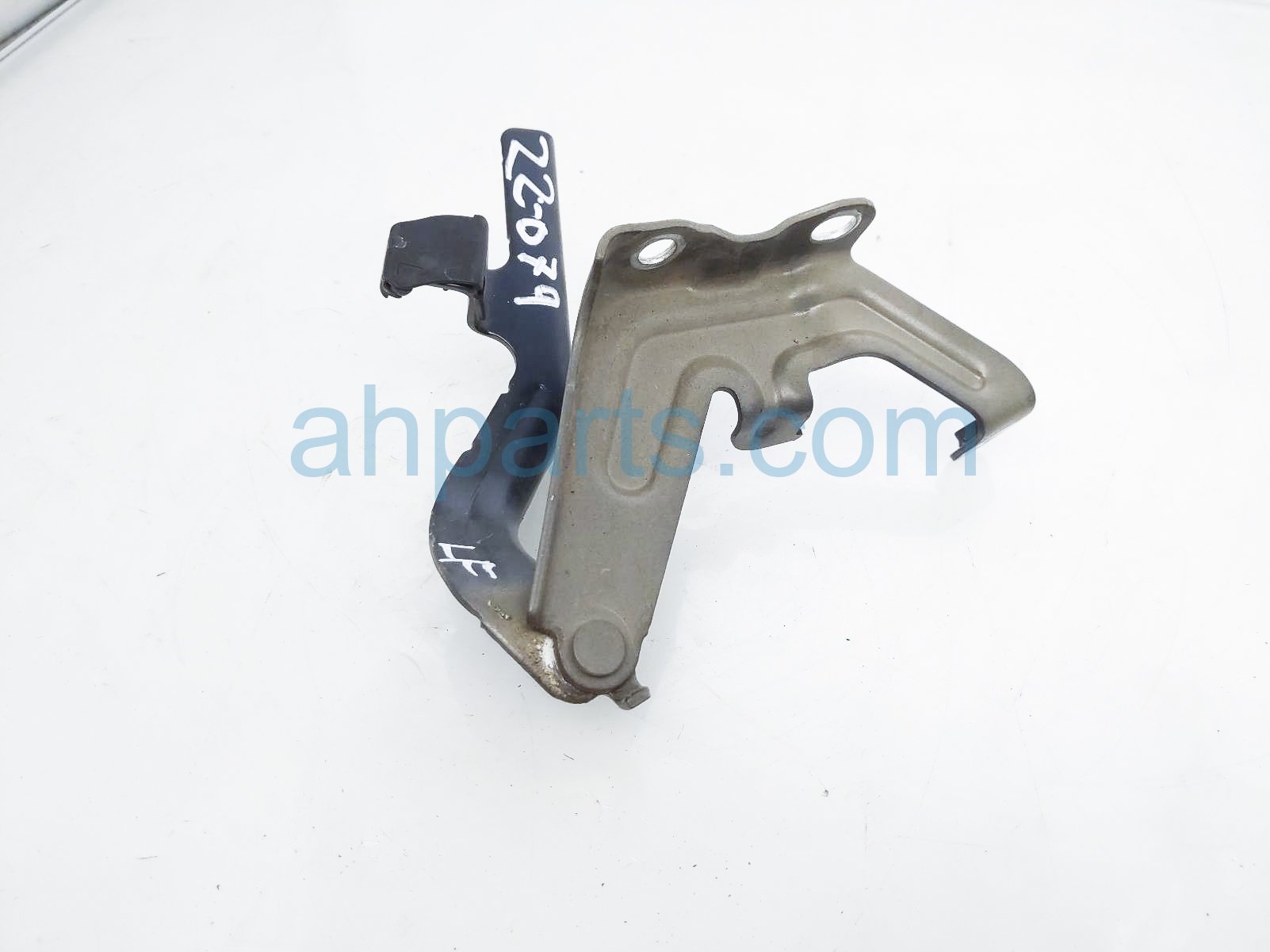 $15 Toyota LH HOOD HINGE $15 Toyota LH HOOD HINGE