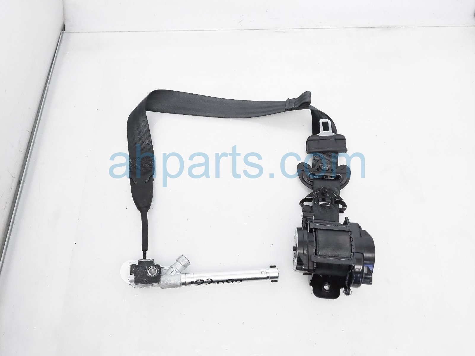 $135 Ford FR/RH SEAT BELT - BLACK $135 Ford FR/RH SEAT BELT - BLACK