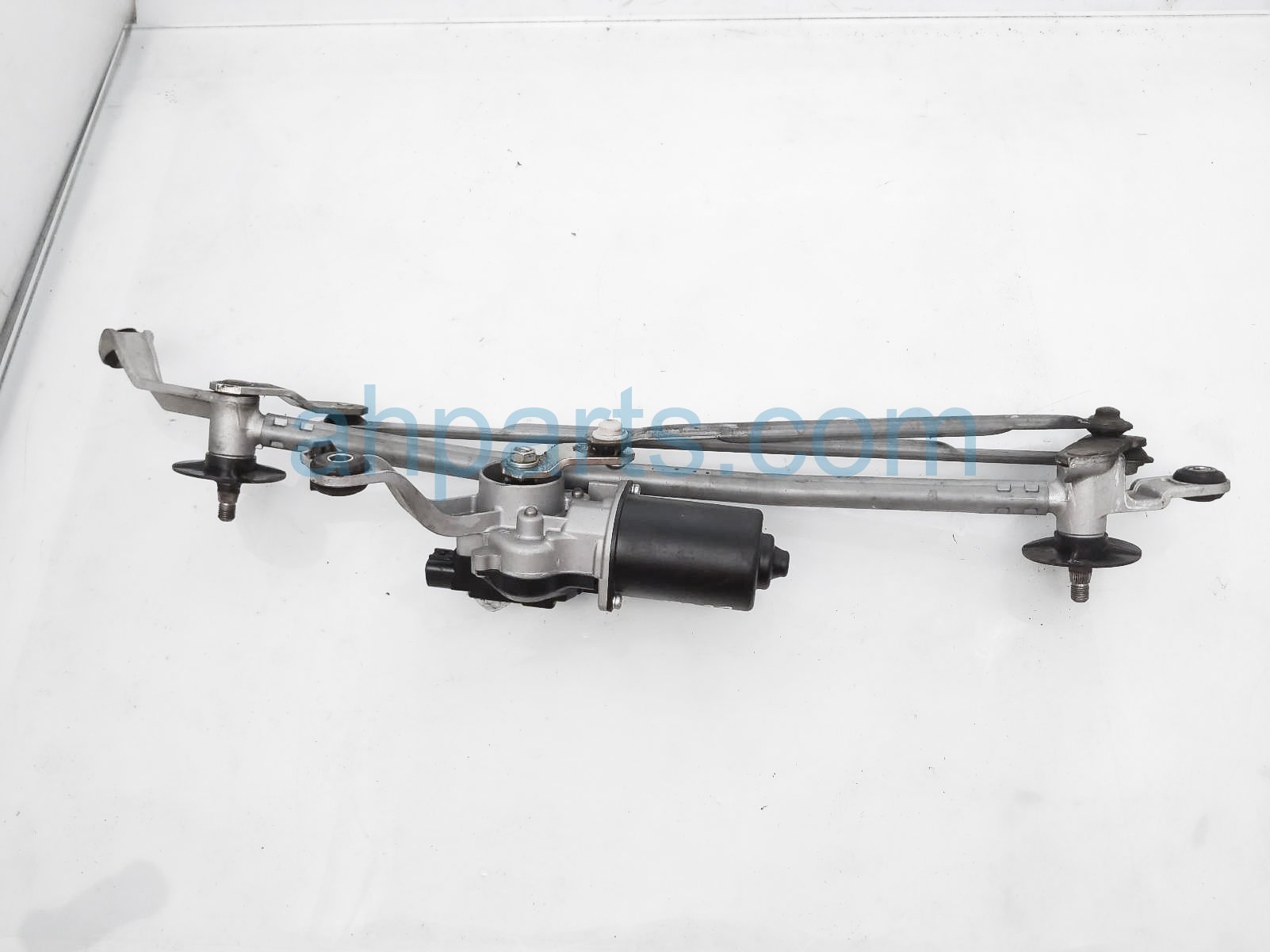 $50 Nissan FRONT WINDSHIELD WIPER MOTOR ASSY $50 Nissan FRONT WINDSHIELD WIPER MOTOR ASSY