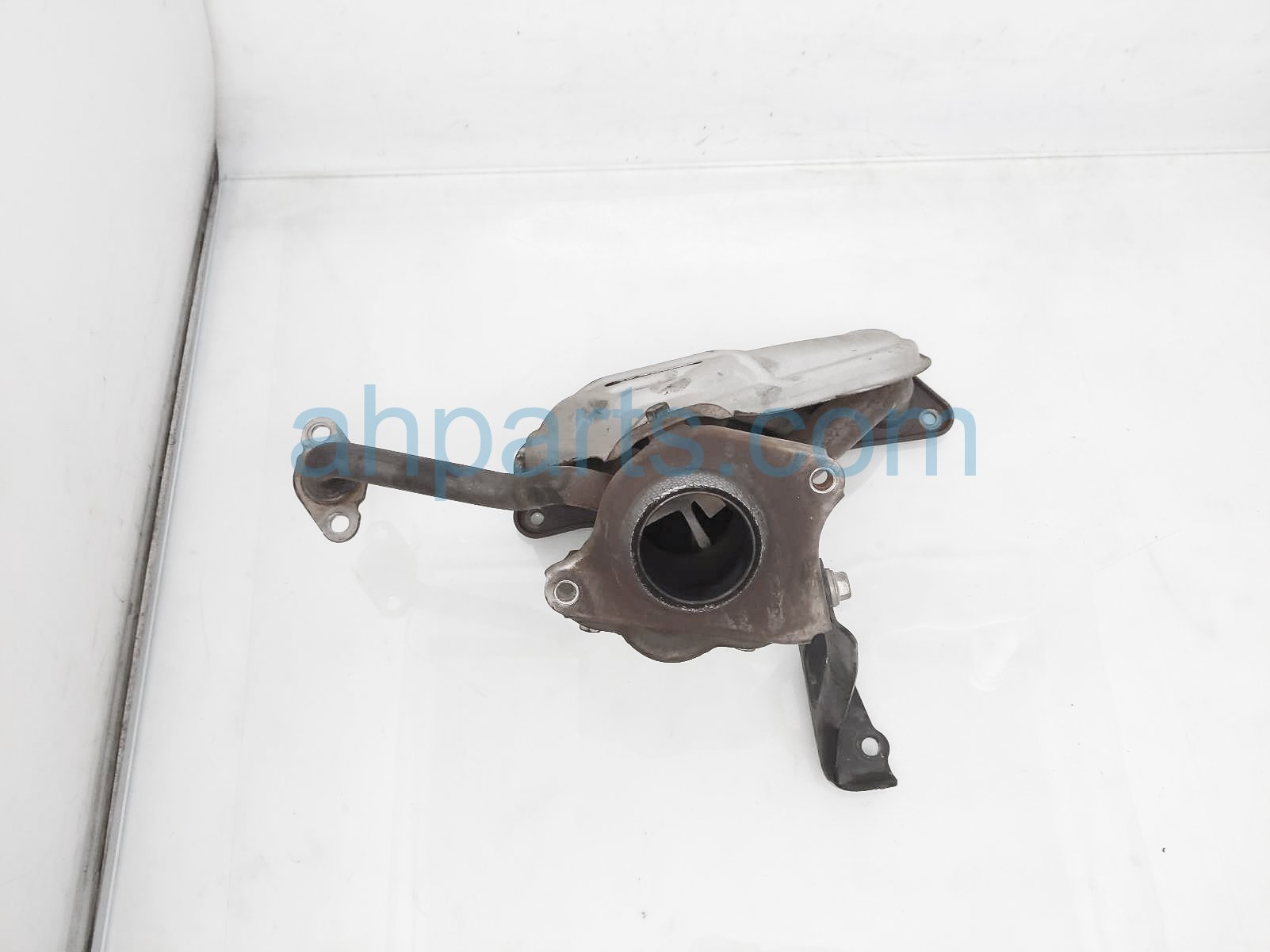 $50 Toyota EXHAUST MANIFOLD $50 Toyota EXHAUST MANIFOLD