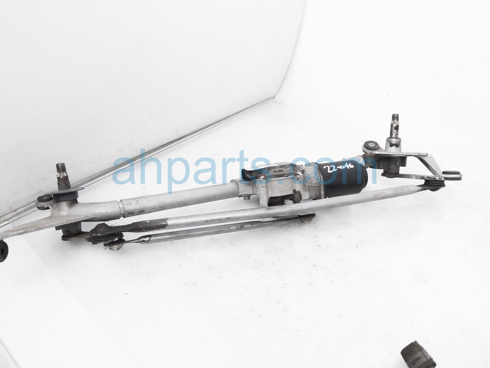 $50 Honda FRONT WINDSHIELD WIPER MOTOR $50 Honda FRONT WINDSHIELD WIPER MOTOR