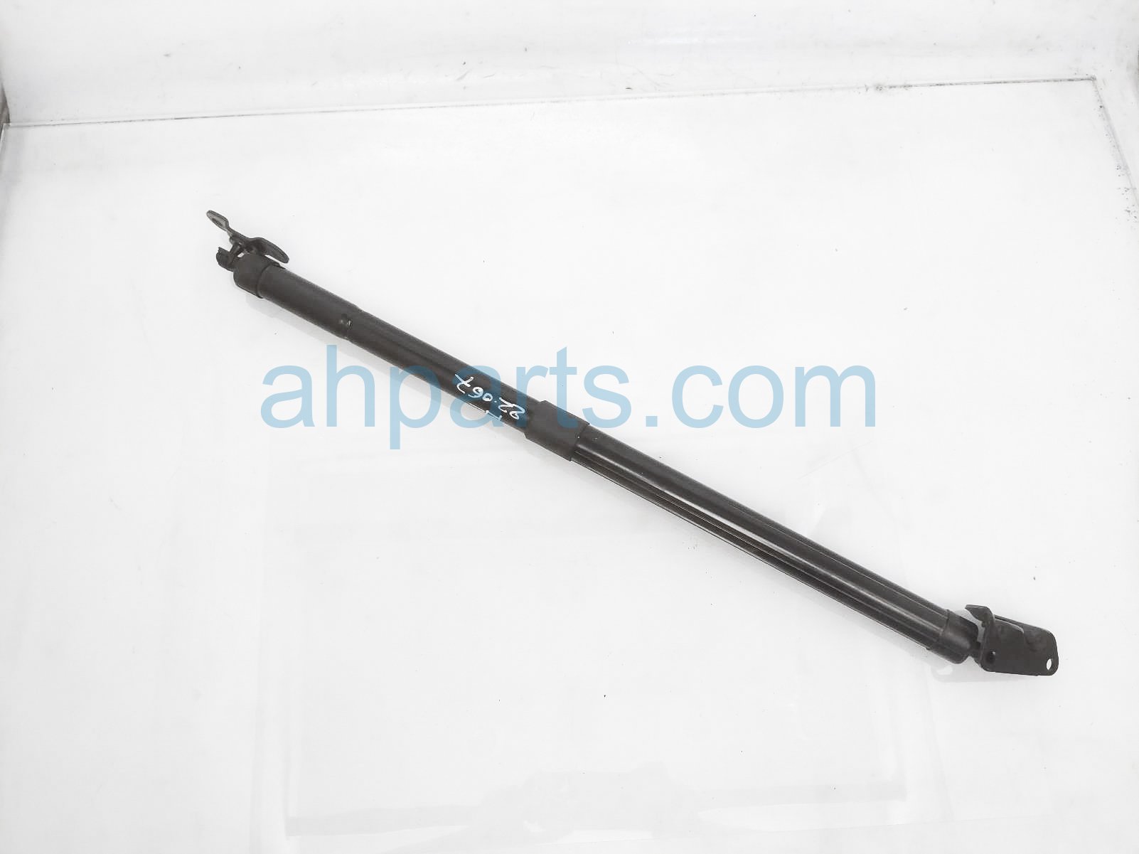 $10 Honda RH TAILGATE ELECTRIC LIFT CYLINDER $10 Honda RH TAILGATE ELECTRIC LIFT CYLINDER