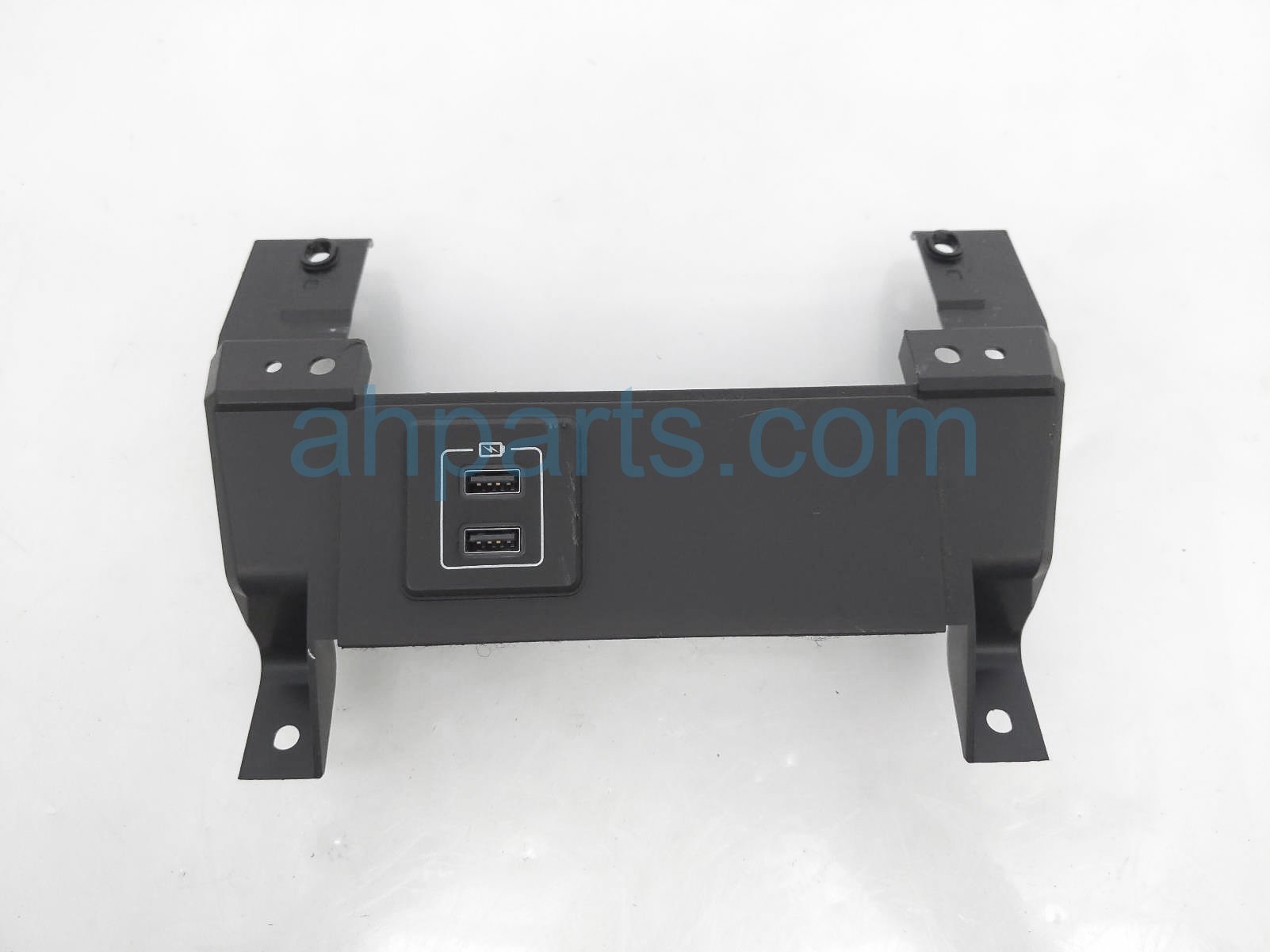 $20 Nissan CENTER CONSOLE USB CHARGE $20 Nissan CENTER CONSOLE USB CHARGE