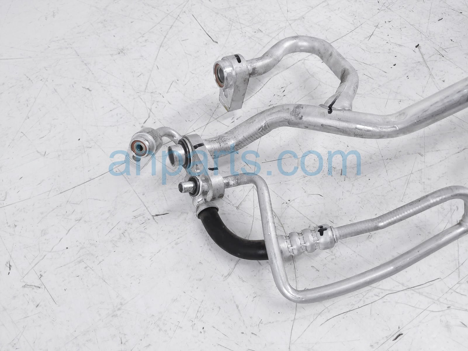 A/C Manifold Suction & Discharge Line For Ford Explorer/Mercury Mountaineer 96-01 5.0L V8