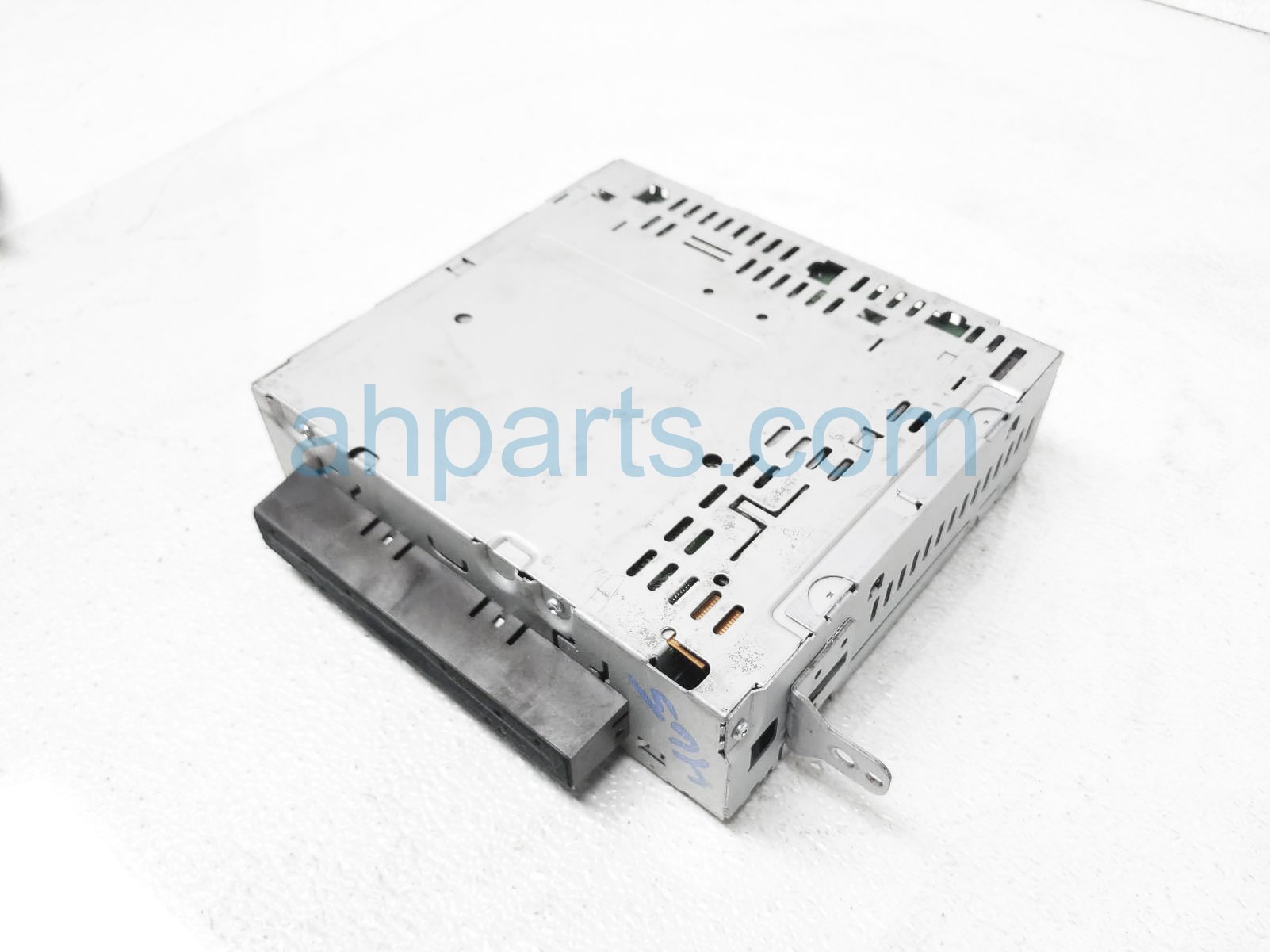 $70 Volvo AUDIO / RADIO RECIEVER UNIT $70 Volvo AUDIO / RADIO RECIEVER UNIT