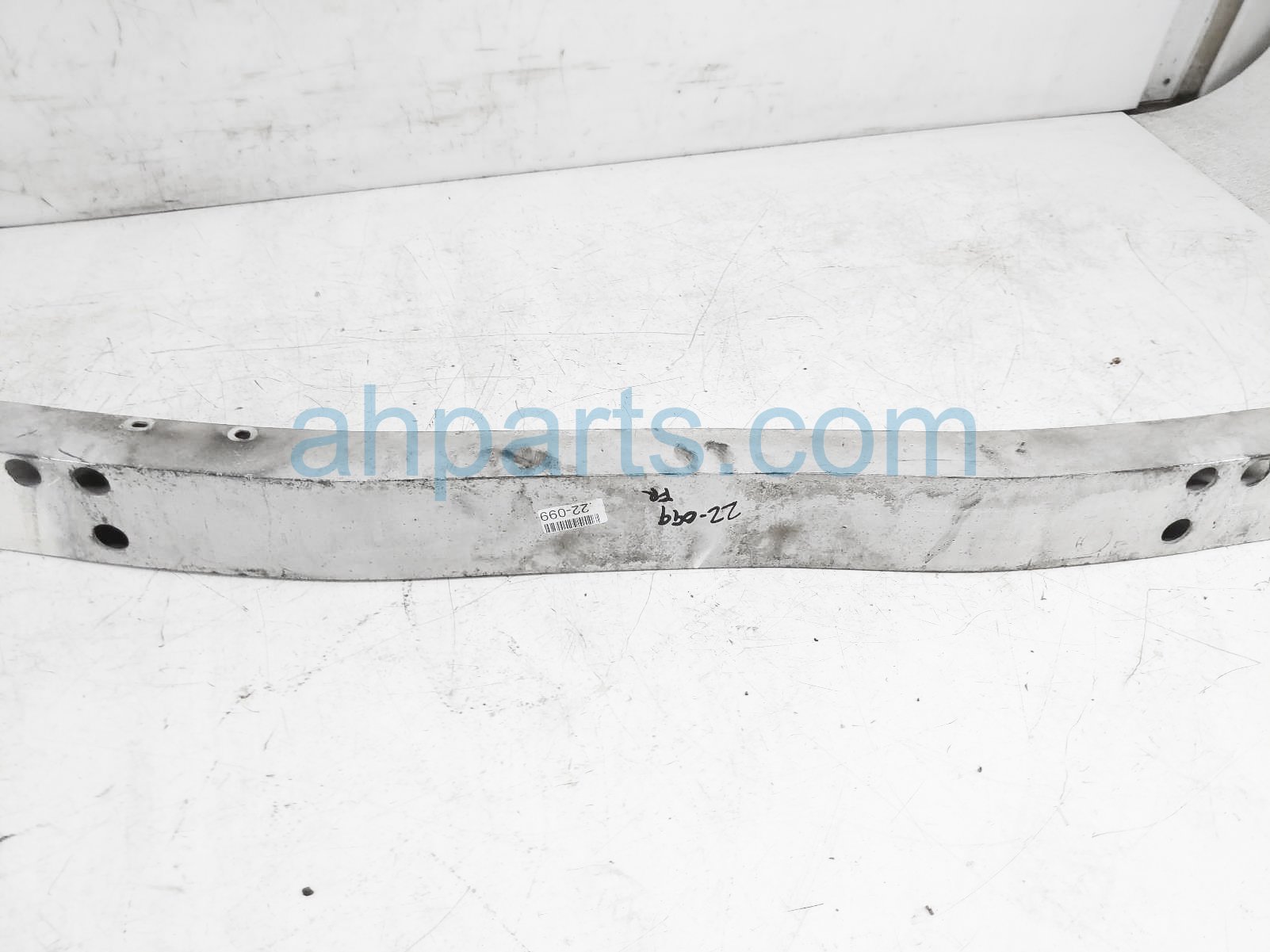 $50 Lexus FRONT BUMPER REINFORCEMENT BAR NIQ $50 Lexus FRONT BUMPER REINFORCEMENT BAR NIQ