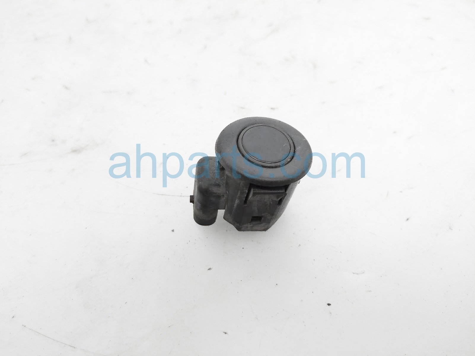$15 Volvo FRONT SINGLE PARKING SENSOR - GRAY $15 Volvo FRONT SINGLE PARKING SENSOR - GRAY