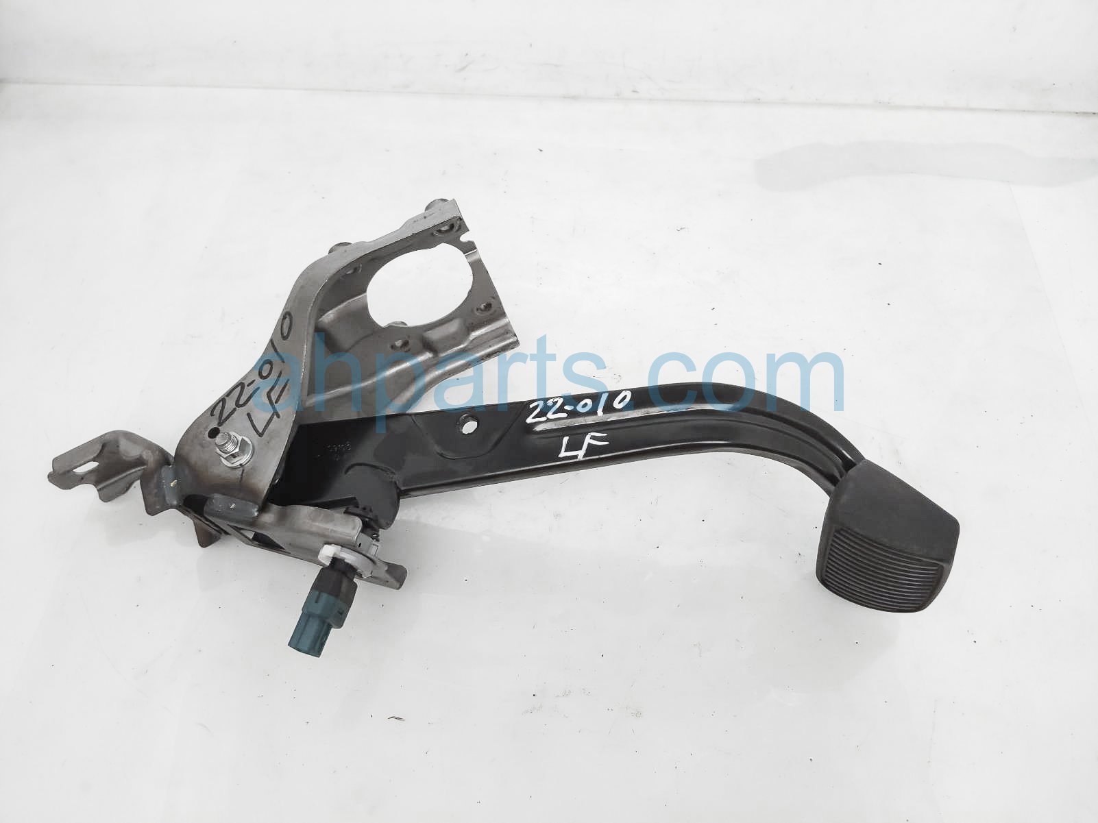 $49 Hyundai BRAKE PEDAL ASSY $49 Hyundai BRAKE PEDAL ASSY