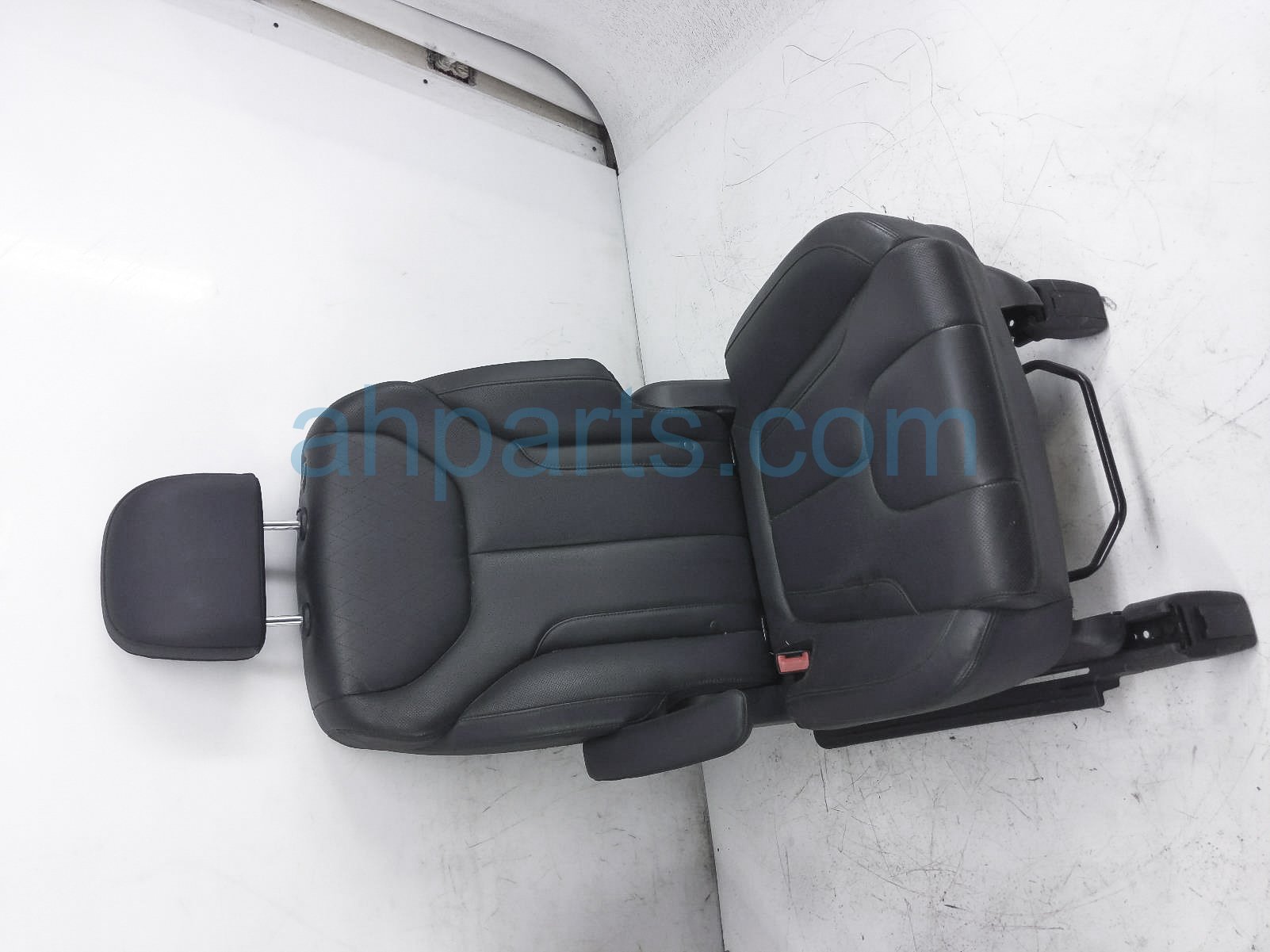 $199 Hyundai 2ND ROW LH SEAT - BLACK LEATHER $199 Hyundai 2ND ROW LH SEAT - BLACK LEATHER