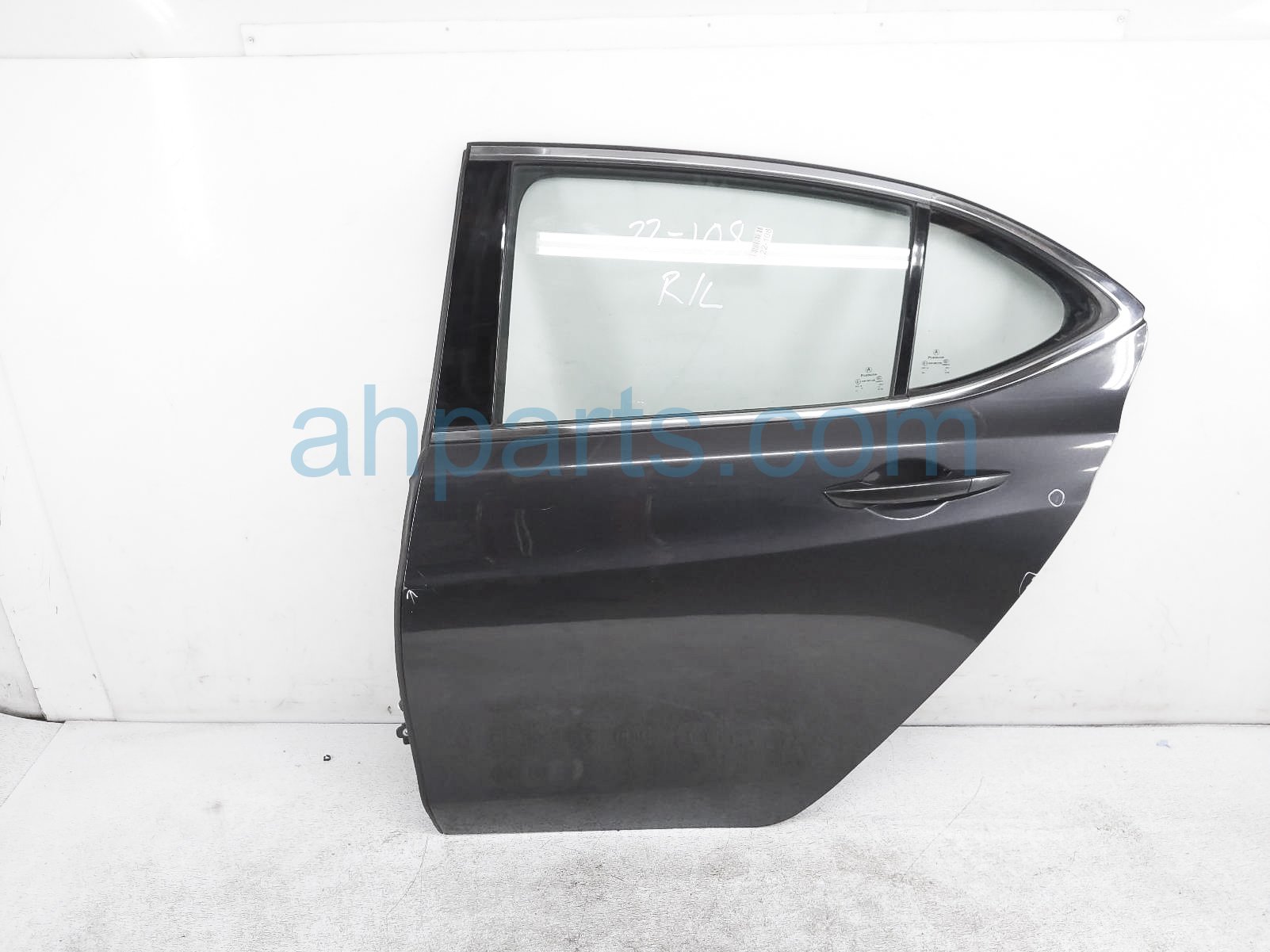 $400 Acura RR/LH DOOR - GREY - NO INSIDE TRIM