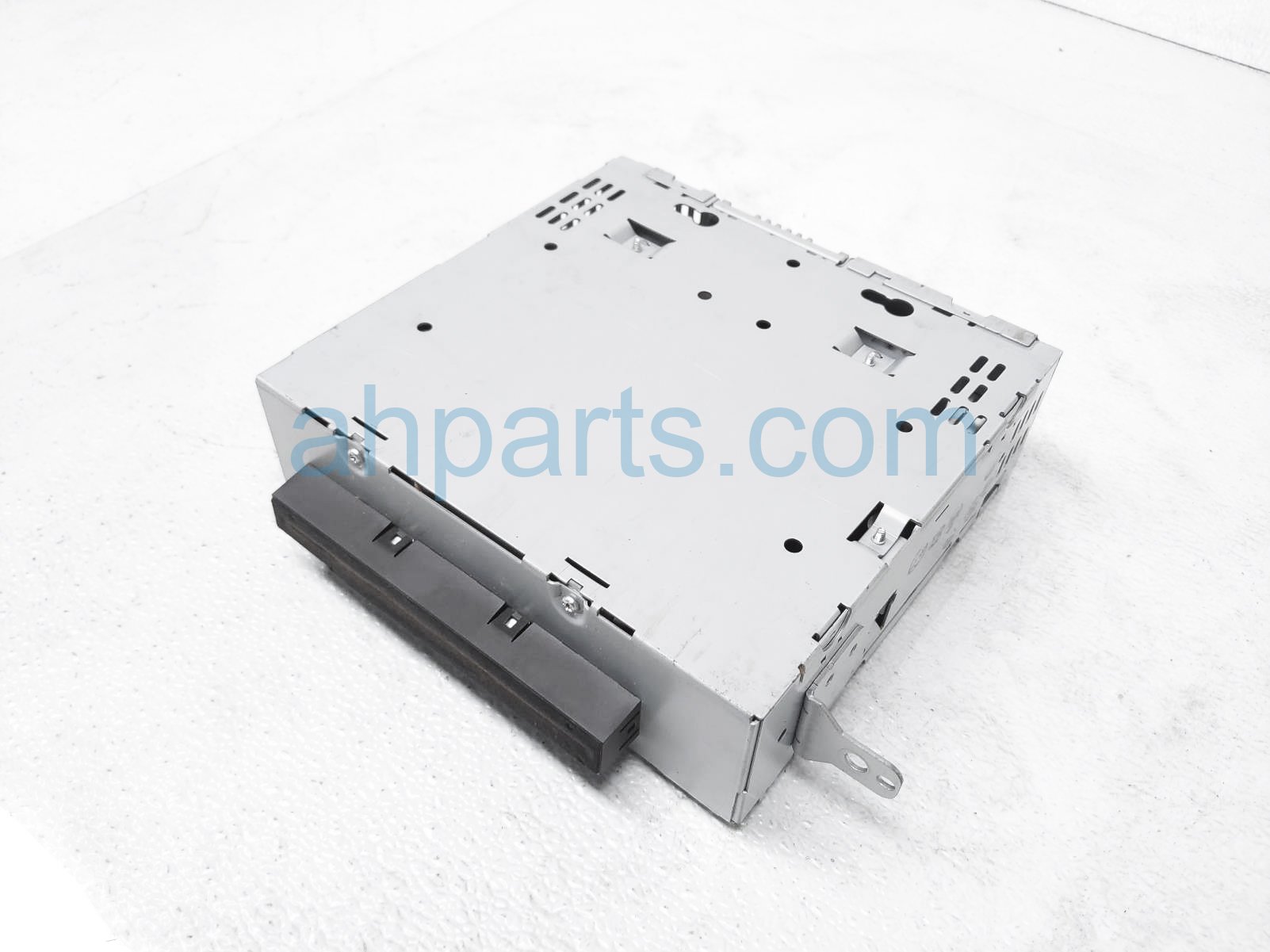 $65 Volvo AUDIO / RADIO RECIEVER UNIT $65 Volvo AUDIO / RADIO RECIEVER UNIT