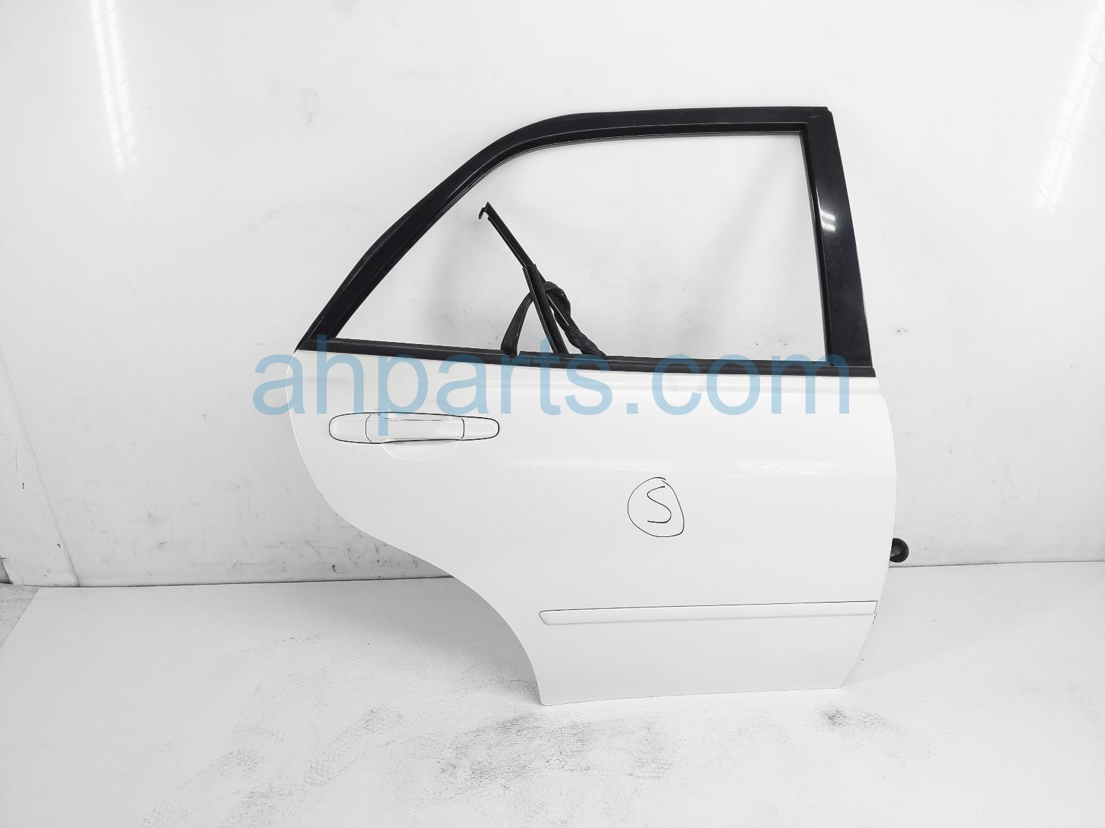 $145 Lexus RR/RH DOOR - WHITE - SHELL ONLY $145 Lexus RR/RH DOOR - WHITE - SHELL ONLY