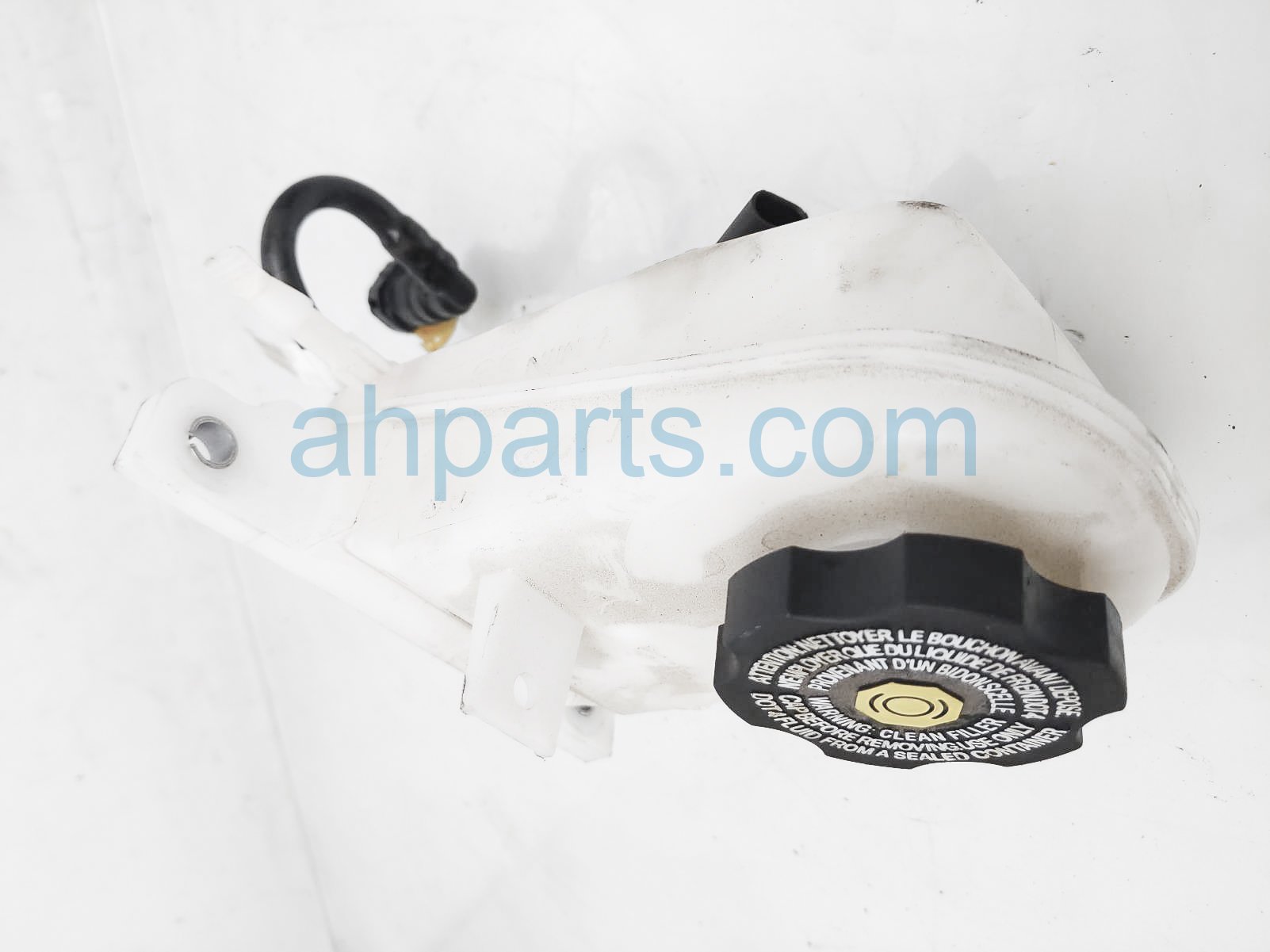 $11 Chevy BRAKE MASTER CYLINDER RESERVOIR TANK $11 Chevy BRAKE MASTER CYLINDER RESERVOIR TANK