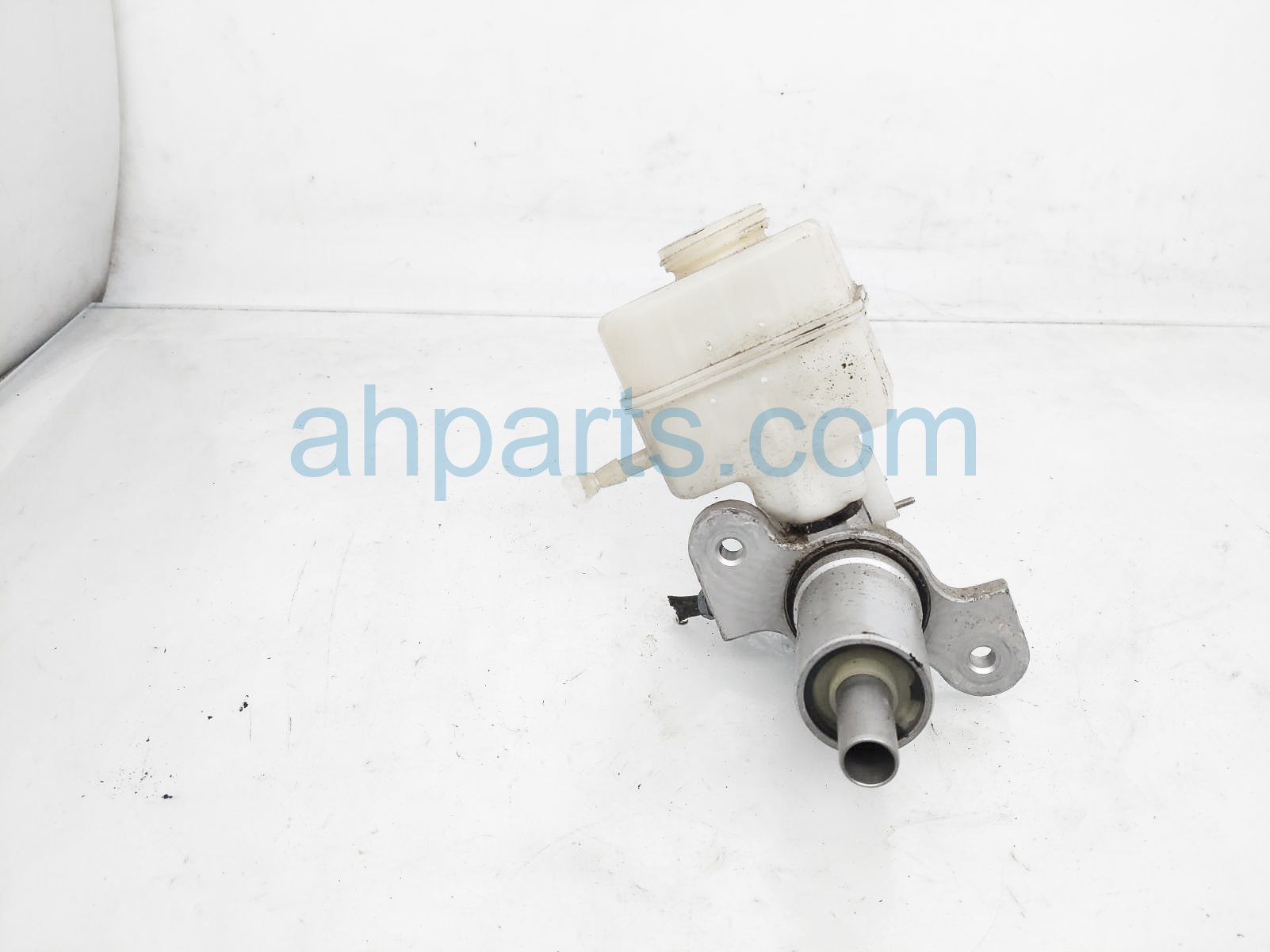 $40 BMW BRAKE MASTER CYLINDER - NOTES $40 BMW BRAKE MASTER CYLINDER - NOTES