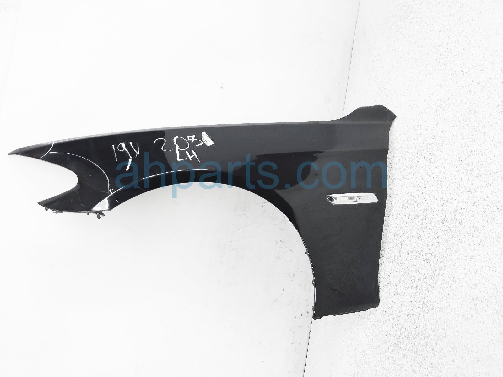 $125 BMW LH FENDER - BLACK - NIQ $125 BMW LH FENDER - BLACK - NIQ