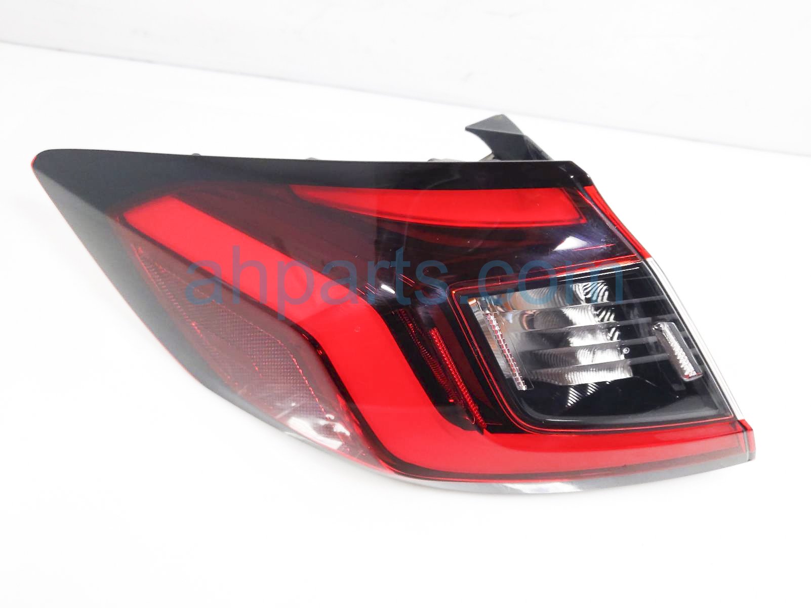 Sold 2022 Honda Civic Light / Rear Driver Tail Lamp (on Body