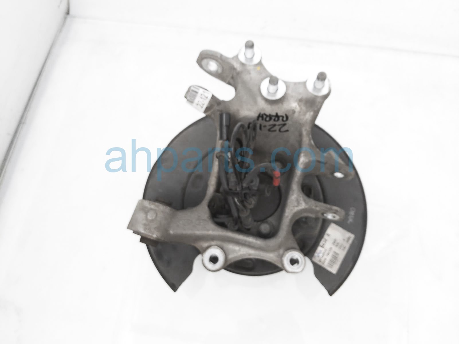 $90 Kia RR/RH SPINDLE KNUCKLE HUB $90 Kia RR/RH SPINDLE KNUCKLE HUB