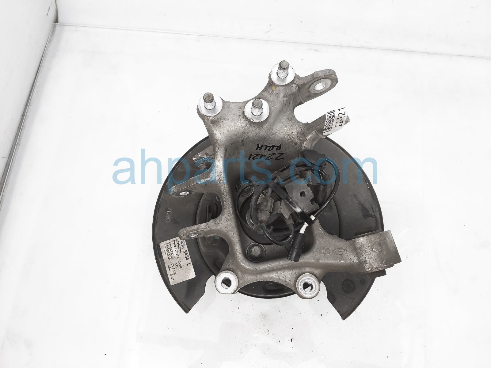 $90 Kia RR/LH SPINDLE KNUCKLE HUB $90 Kia RR/LH SPINDLE KNUCKLE HUB