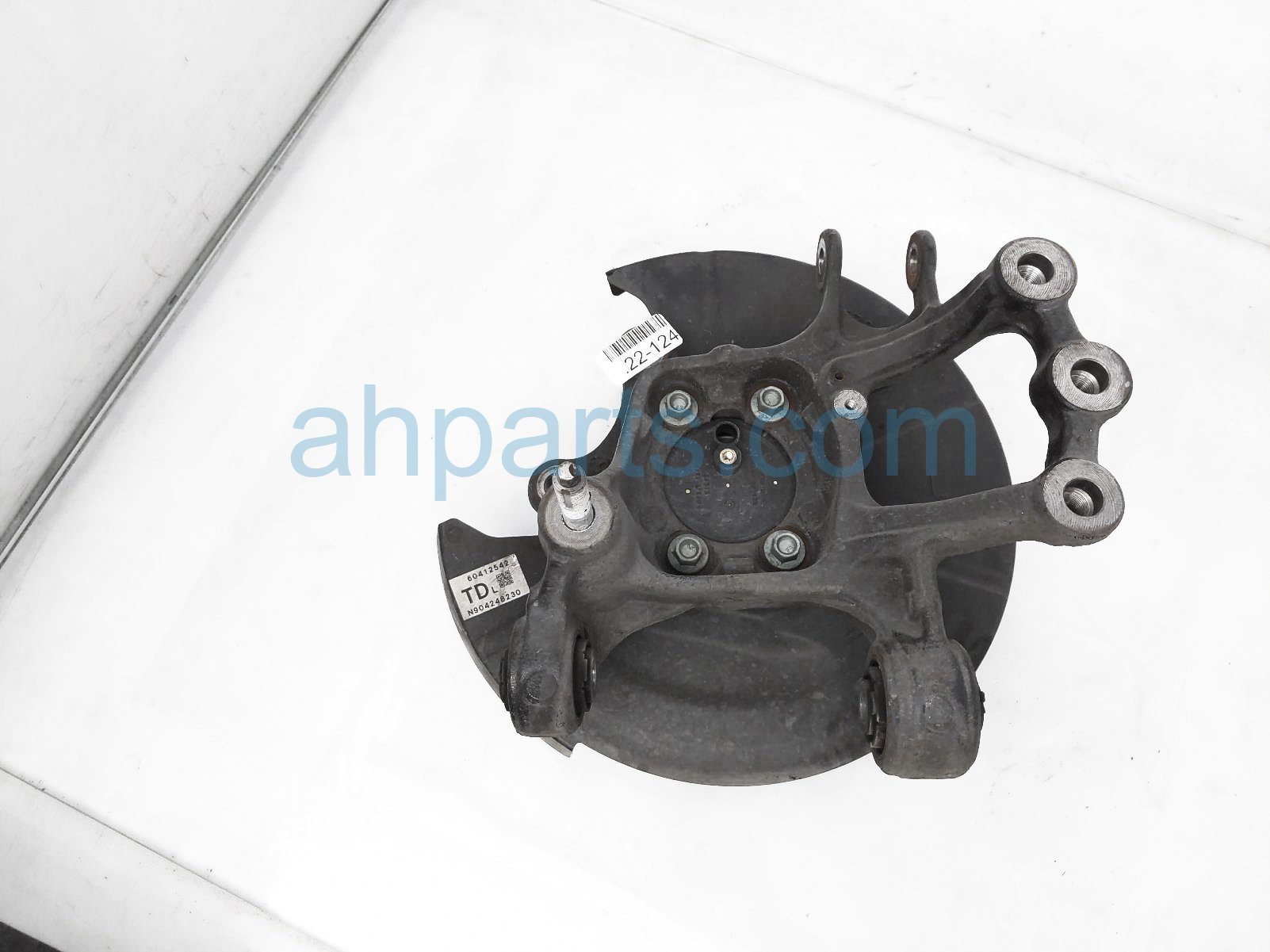 $150 Mazda RR/LH SPINDLE KNUCKLE HUB