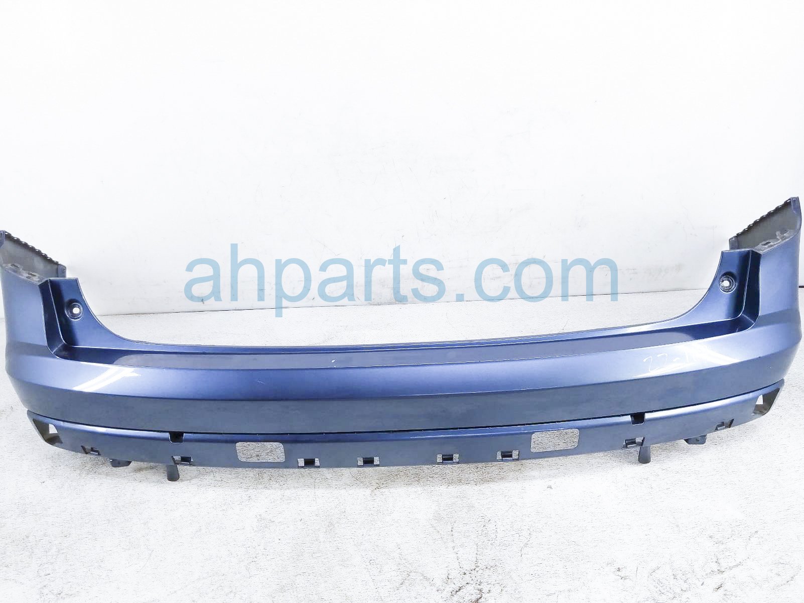 $99 Honda REAR BUMPER COVER - BLUE - NOTES $99 Honda REAR BUMPER COVER - BLUE - NOTES