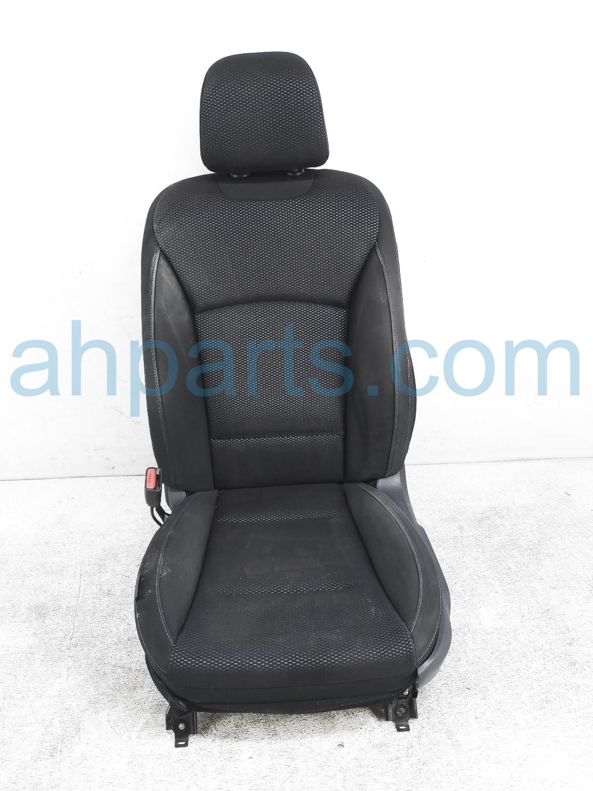 $150 Subaru FR/LH SEAT - BLACK - W/ AIRBAG