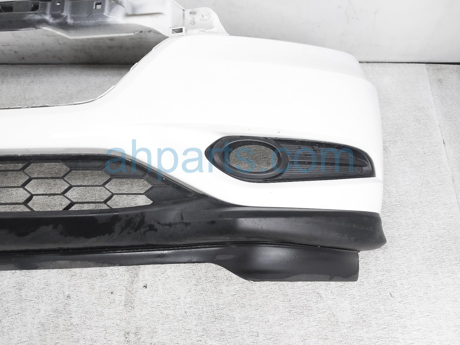 Sold 2017 Honda HR-V Front Bumper Cover - White 04711-T7W-A91ZZ