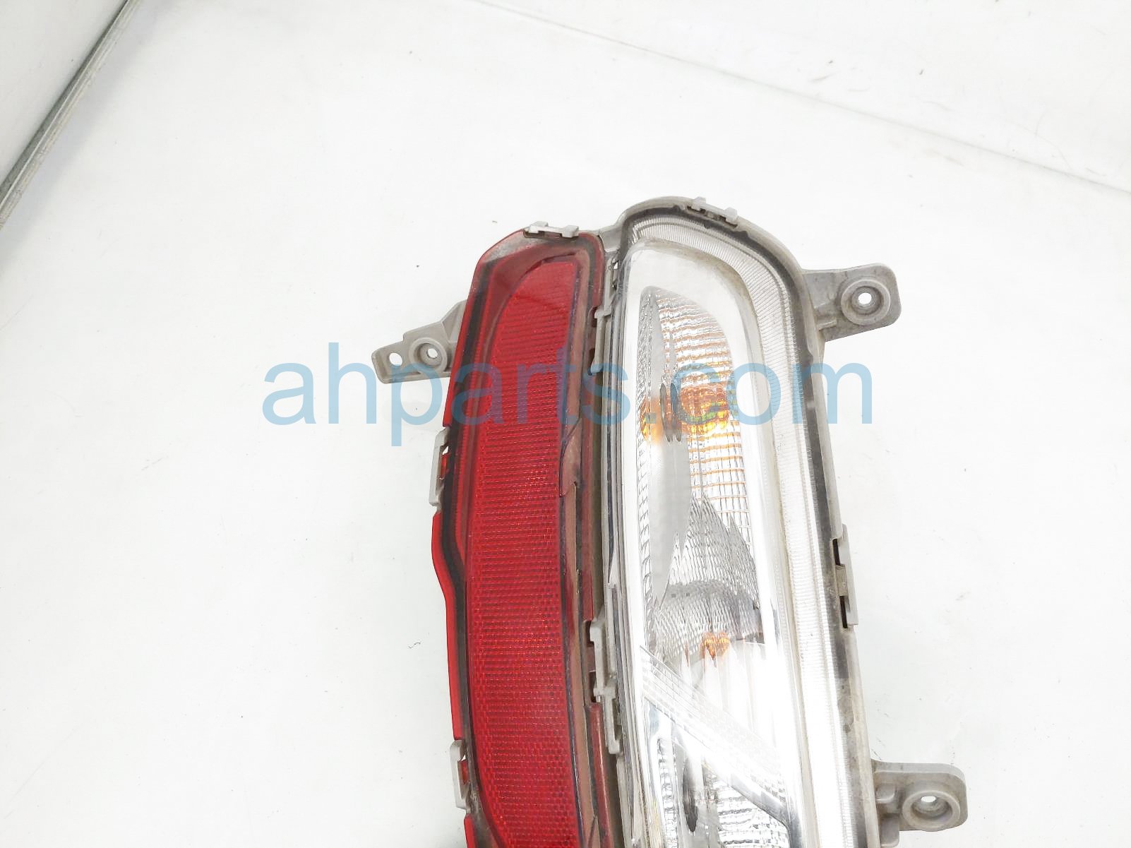 2016-2019 Kia Sportage Rear Outside Tail Lamp Socket – NON-LED 92480-D9020