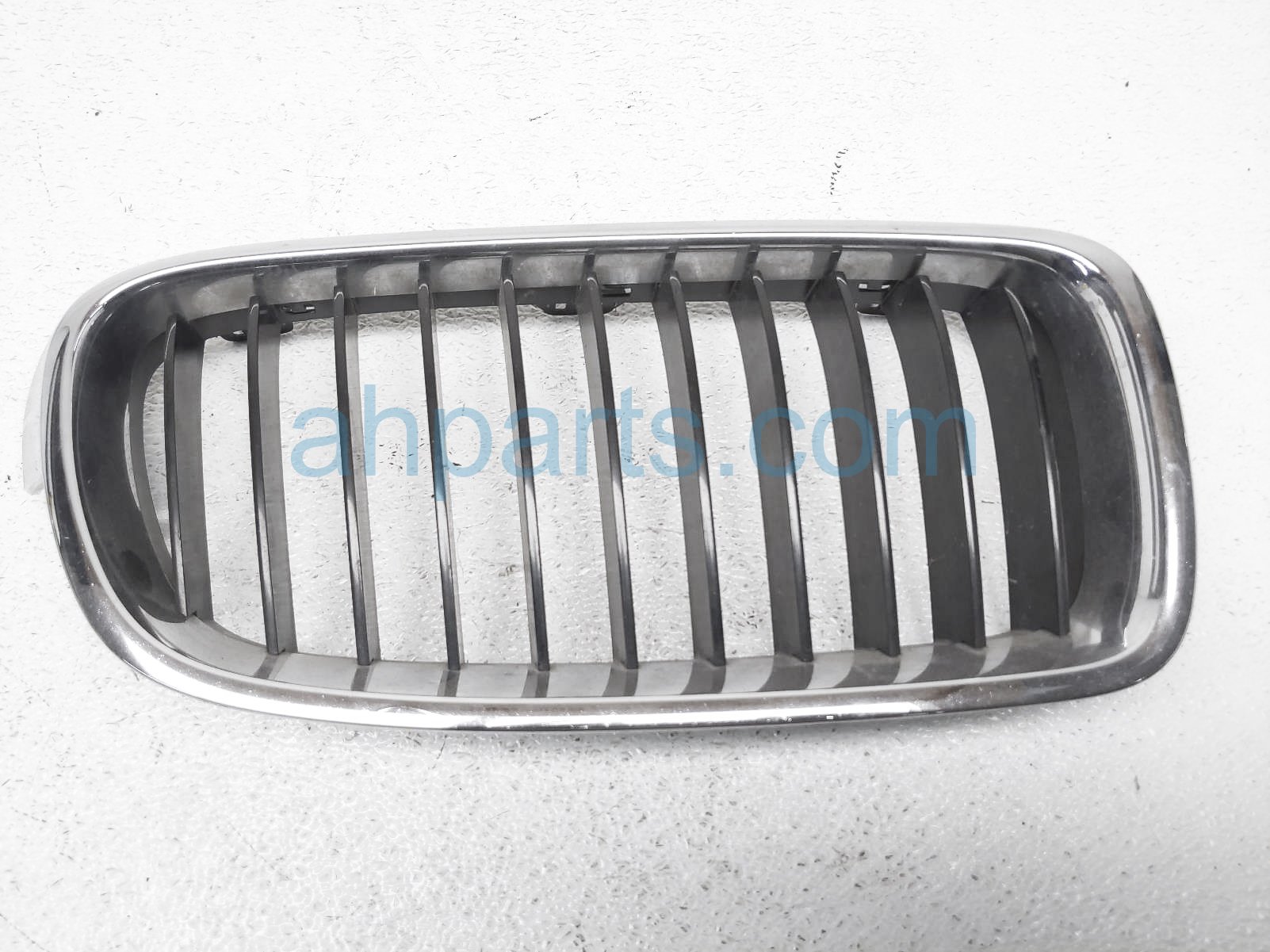 $40 BMW RH UPPER GRILLE - BLACK/CHROME $40 BMW RH UPPER GRILLE - BLACK/CHROME