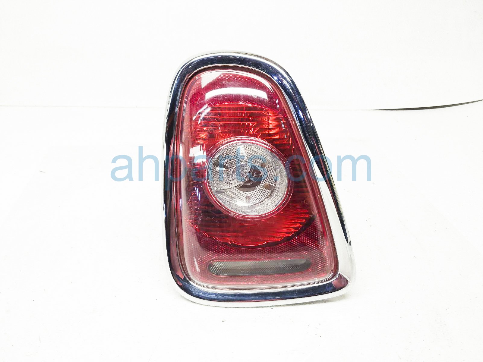 $50 BMW LH TAIL LAMP / LIGHT (ON BODY)- NOTE