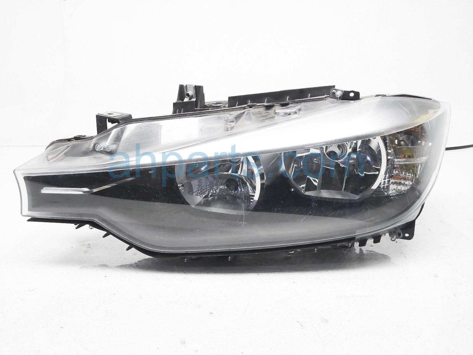 $199 BMW LH HEADLAMP / LIGHT - NIQ $199 BMW LH HEADLAMP / LIGHT - NIQ