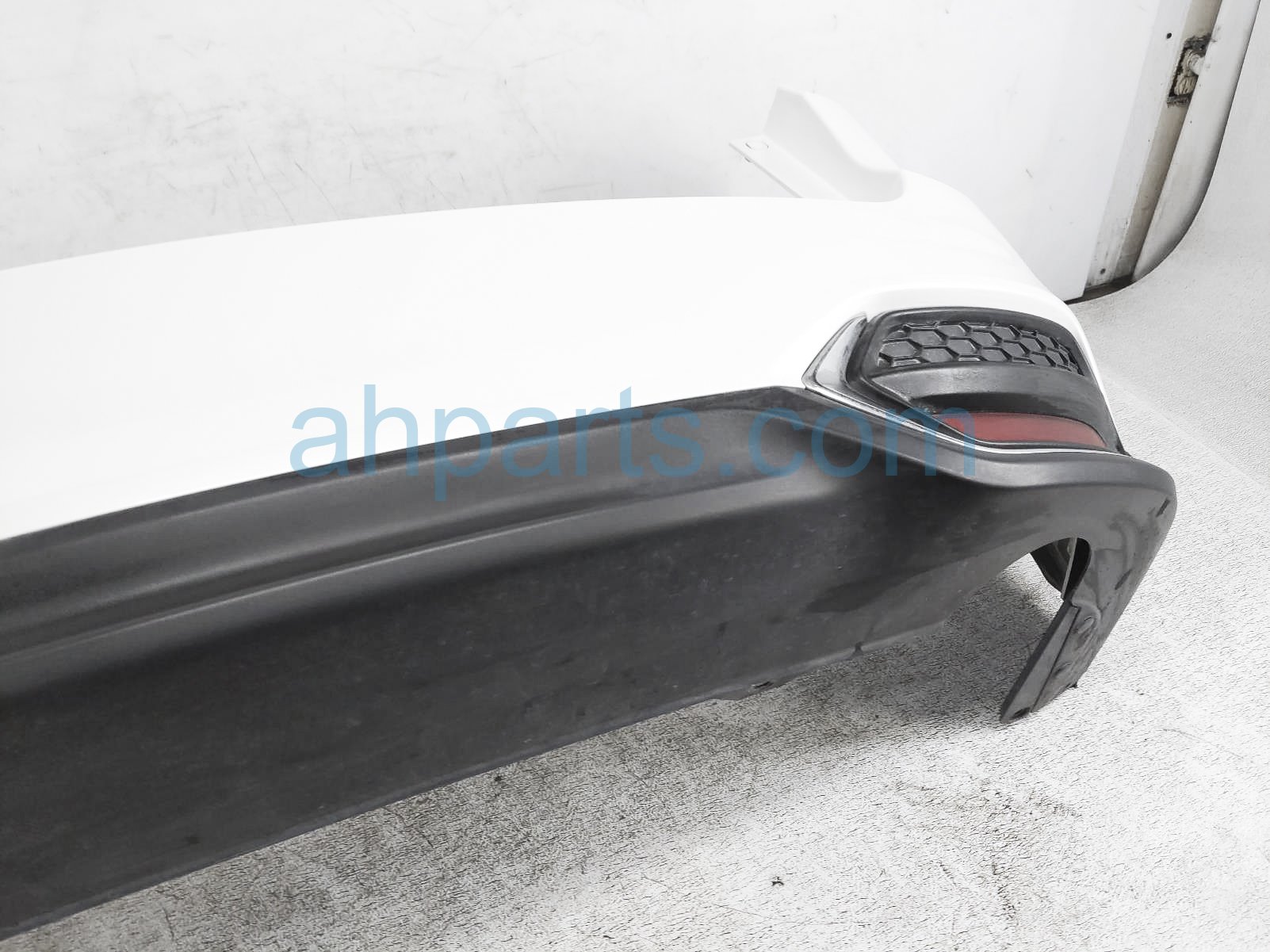 2017 Acura RDX Rear Bumper Cover - White 04715-TX4-A50ZZ,