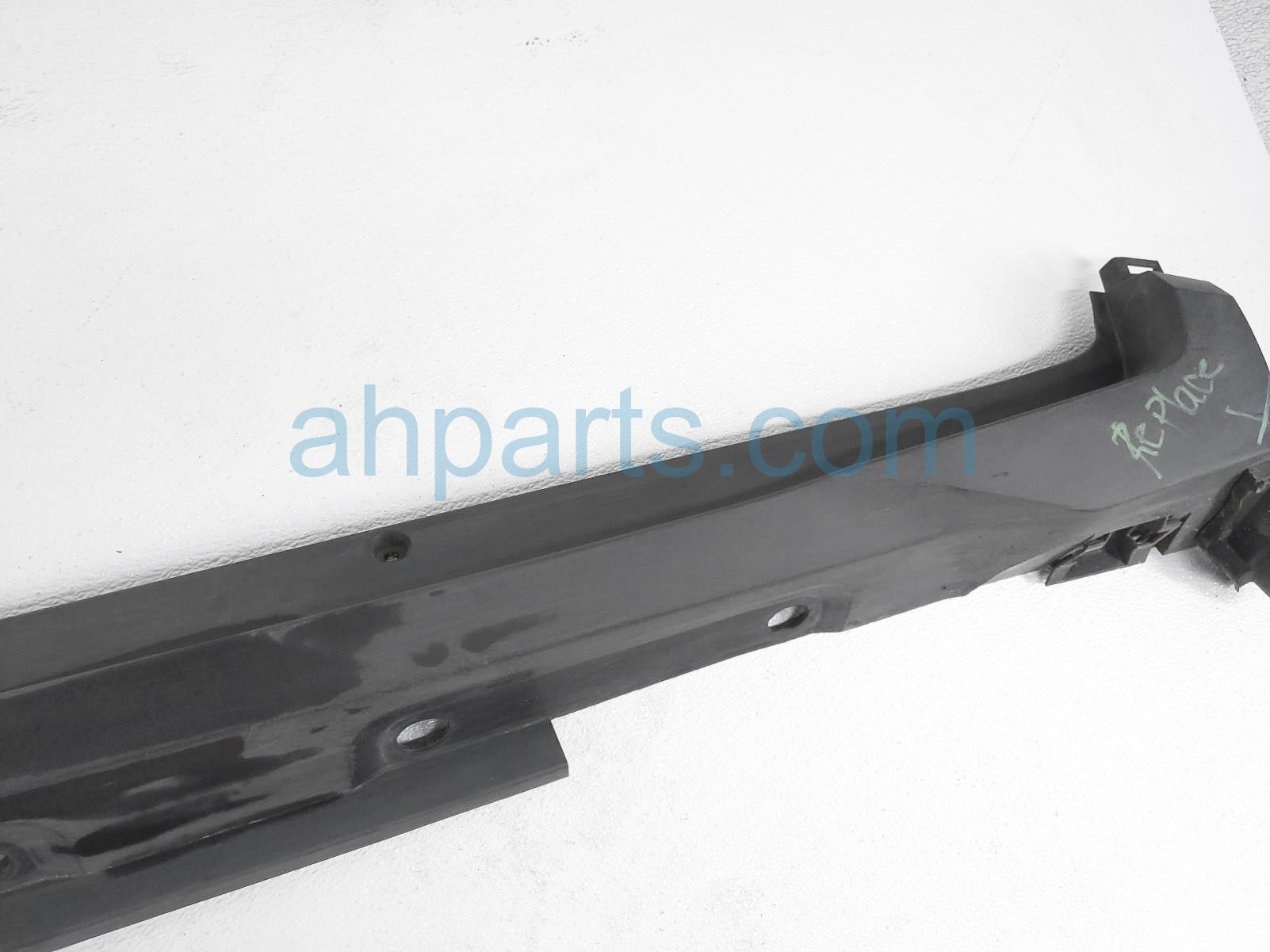 Sold 2019 Toyota C-HR Rocker Trim Driver Side Skirt / Molding - Black ...