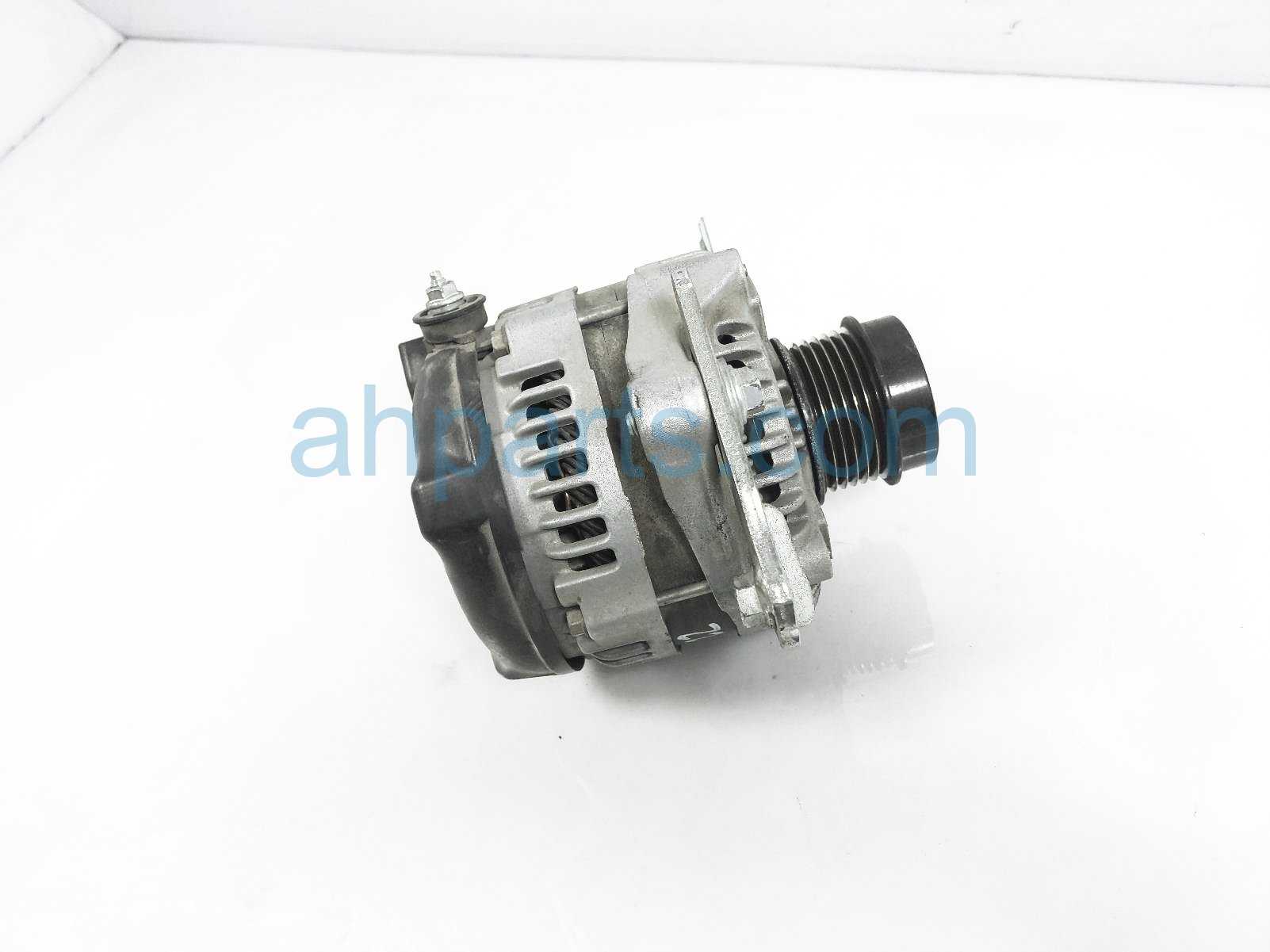 $100 Toyota ALTERNATOR / GENERATOR $100 Toyota ALTERNATOR / GENERATOR