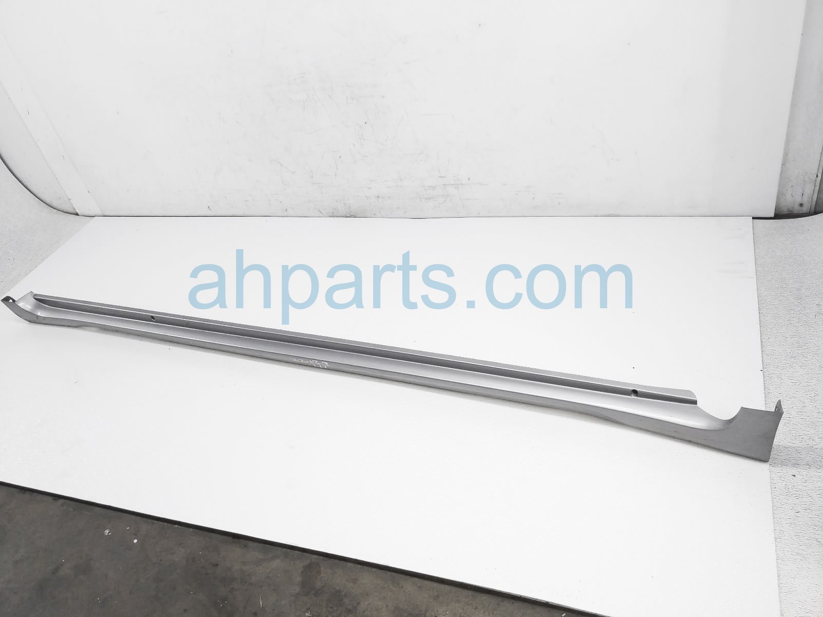 $125 Toyota LH SIDE SKIRT / MOLDING - SILVER $125 Toyota LH SIDE SKIRT / MOLDING - SILVER