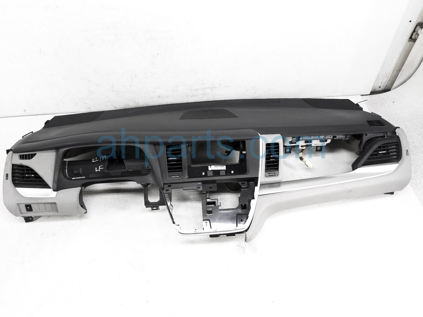 $300 Toyota DASHBOARD W/ AIRBAG $300 Toyota DASHBOARD W/ AIRBAG