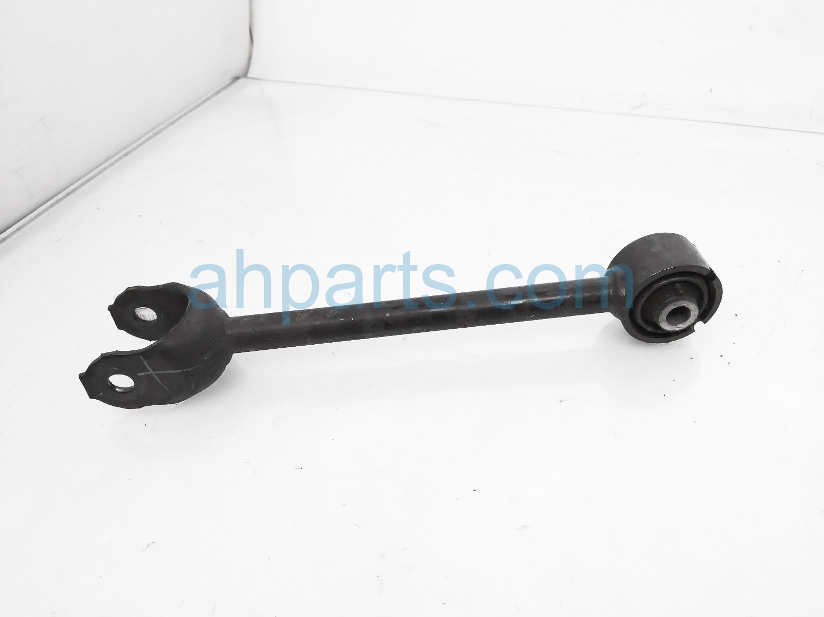 $29 Toyota RR/LH LATERAL CONTROL ARM $29 Toyota RR/LH LATERAL CONTROL ARM