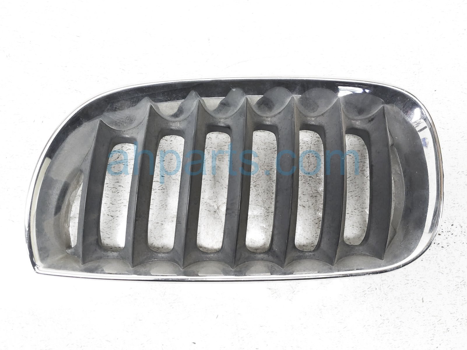 $40 BMW LH UPPER GRILLE ASSY - BLACK/CHROME $40 BMW LH UPPER GRILLE ASSY - BLACK/CHROME