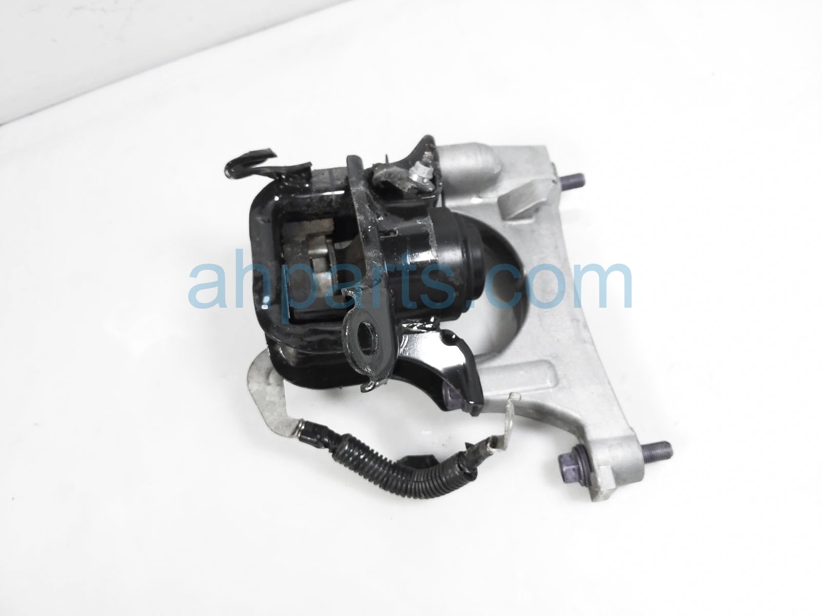 $65 Toyota FR/RH ENGINE MOUNT - 2.5L LE FWD $65 Toyota FR/RH ENGINE MOUNT - 2.5L LE FWD