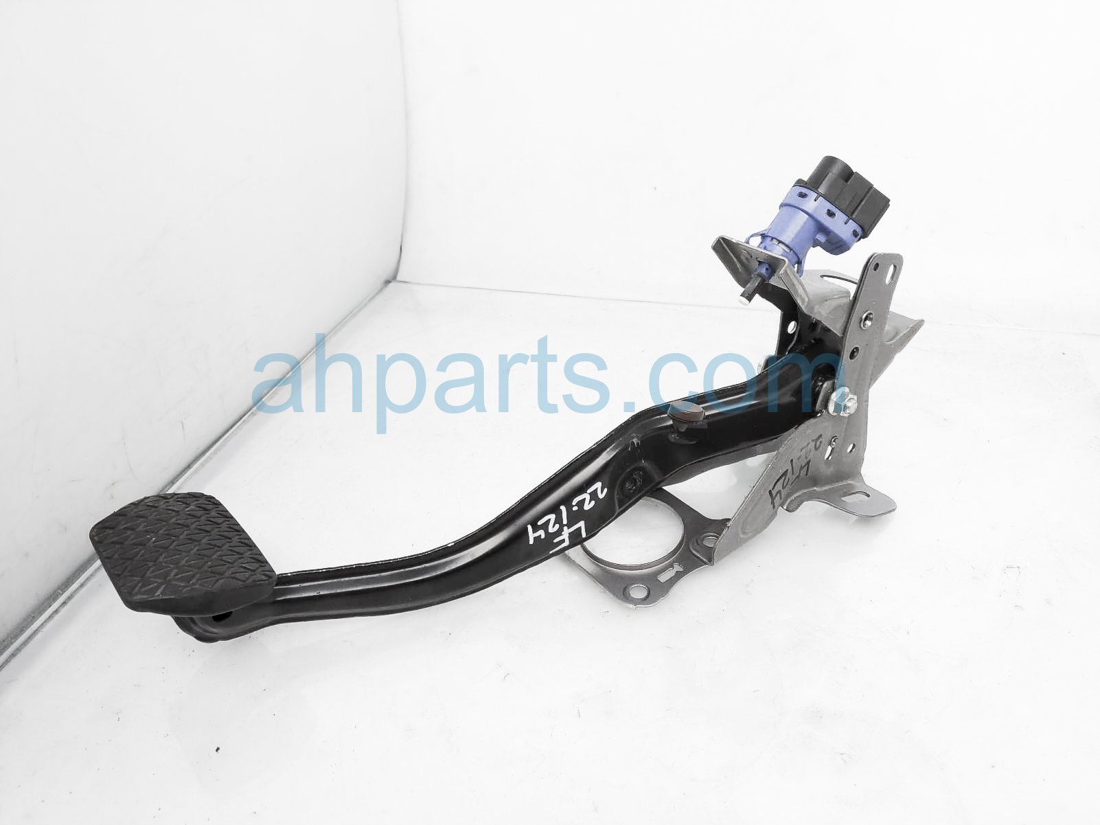 $25 Mazda BRAKE PEDAL ASSY $25 Mazda BRAKE PEDAL ASSY