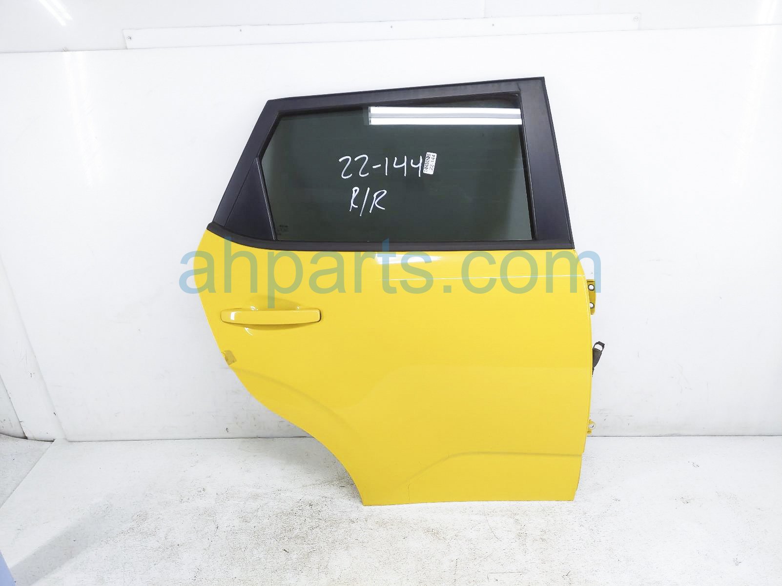 $350 Kia RR/RH DOOR - YELLOW - NO INSIDE TRIM $350 Kia RR/RH DOOR - YELLOW - NO INSIDE TRIM