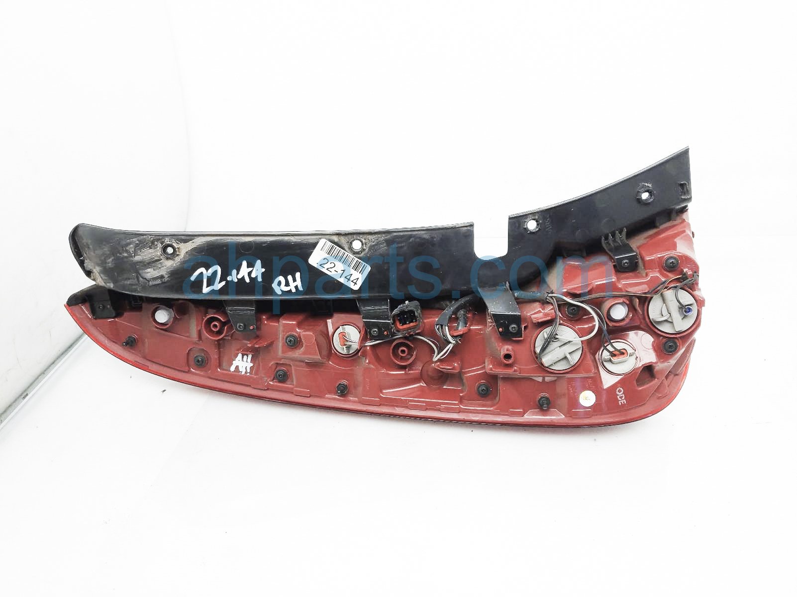 $110 Kia RH TAIL LAMP (ON BODY) - NOTES $110 Kia RH TAIL LAMP (ON BODY) - NOTES