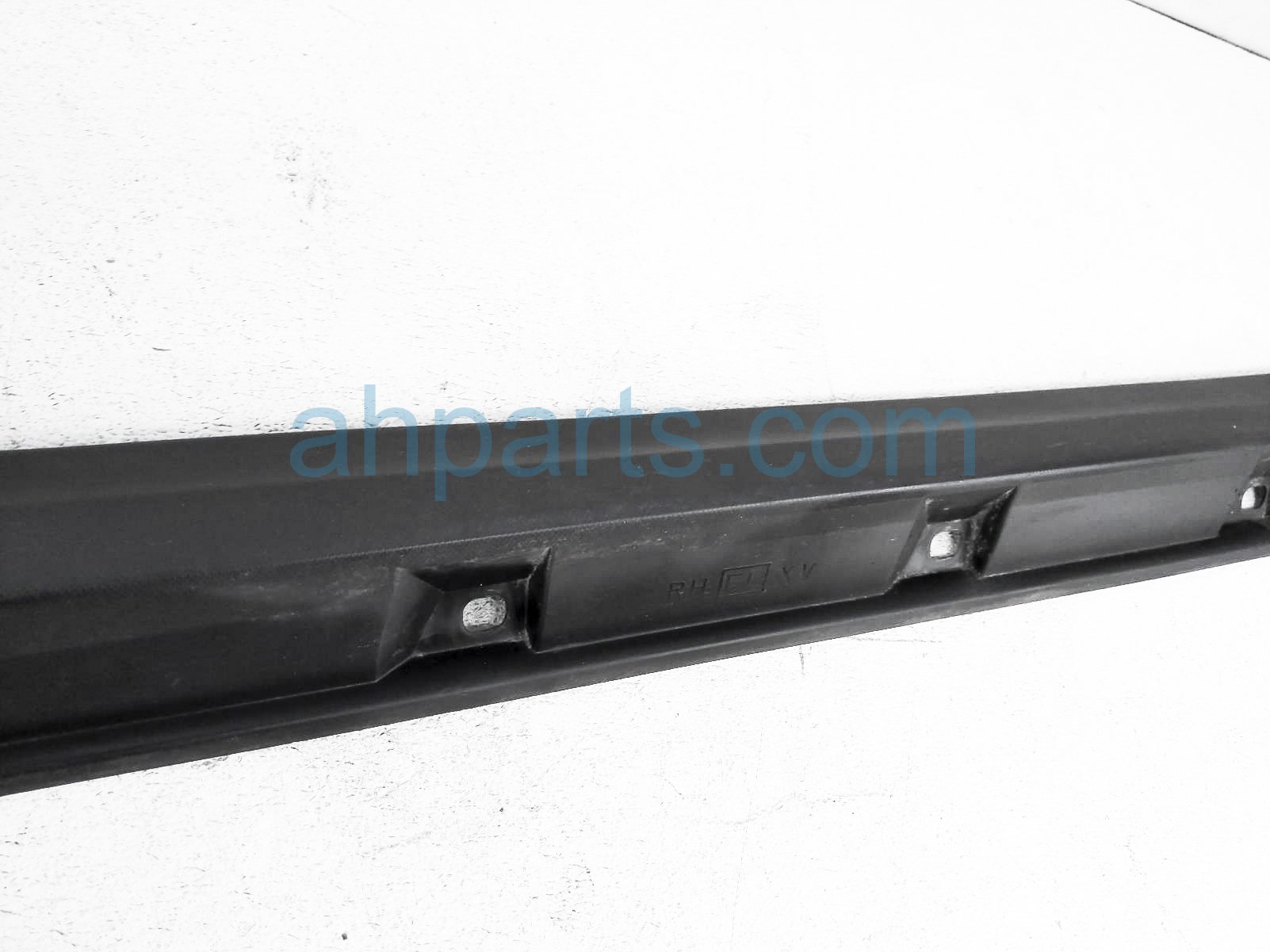 Sold 2018 Subaru Crosstrek Rocker Trim Passenger Side Skirt / Molding ...