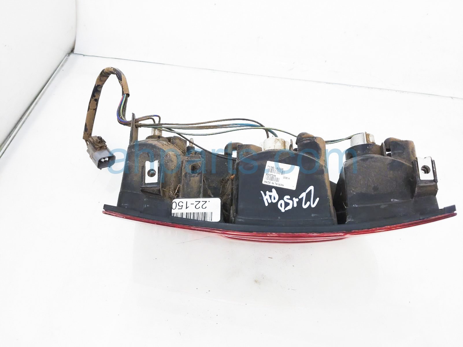 Sold 2008 Toyota Light / Rear Passenger Tail Lamp (on Body