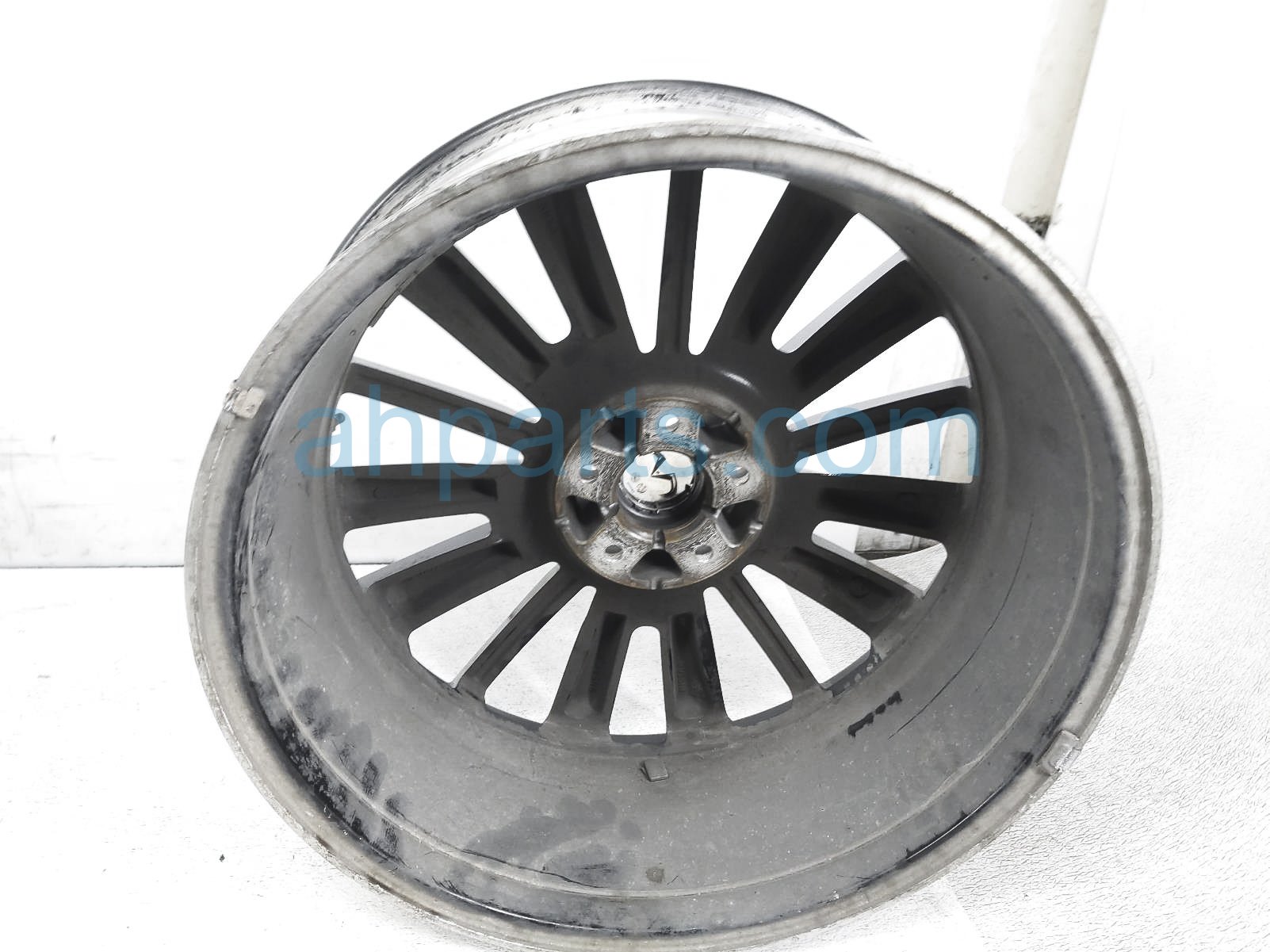 thumbnail image 2 of OEM Infiniti QX60 18\" Wheel Rim 2016-2020 – Machined Charcoal, 5x114.3, 50mm Offset 2 of 4