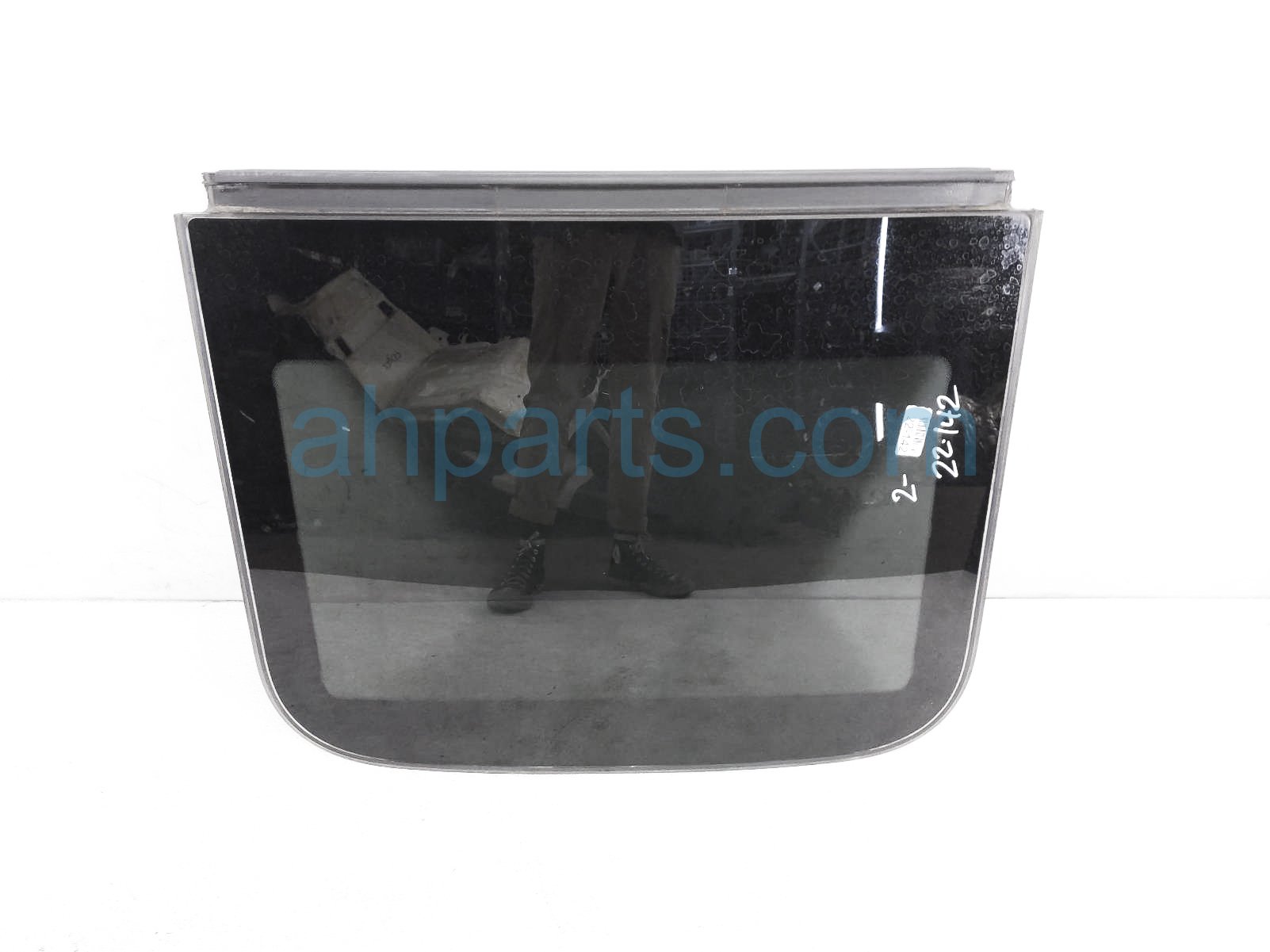 $129 BMW REAR SUNROOF GLASS $129 BMW REAR SUNROOF GLASS