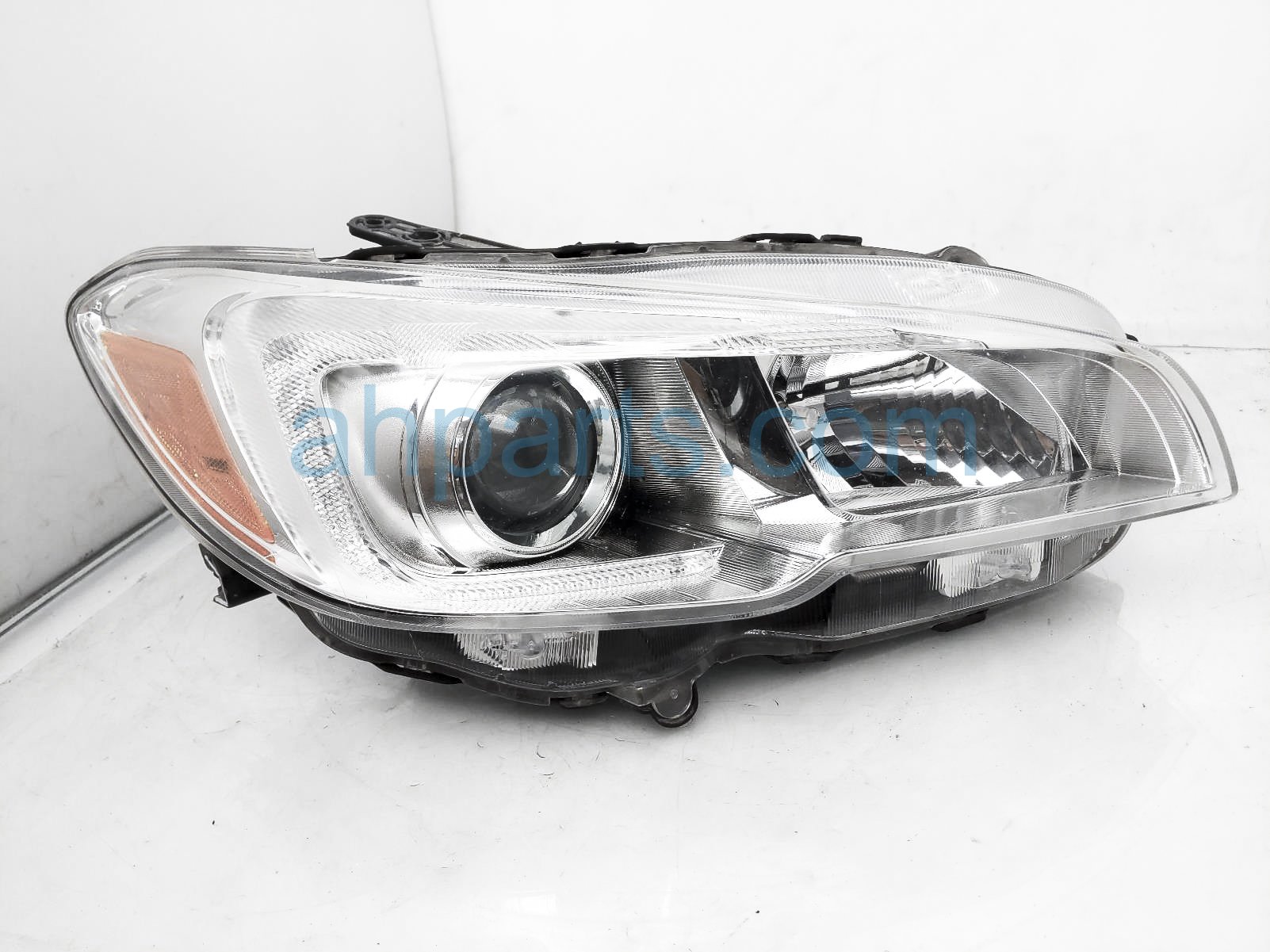 $149 Subaru RH HEADLAMP / LIGHT - NIQ $149 Subaru RH HEADLAMP / LIGHT - NIQ