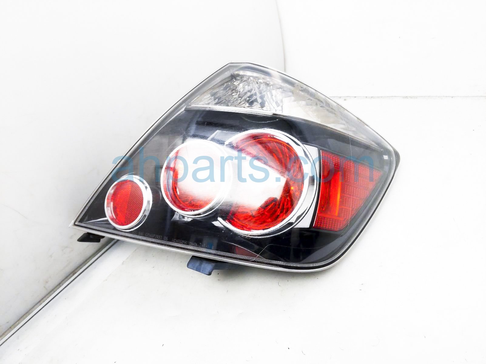 $50 Scion RH TAIL LAMP (ON BODY) - NOTES